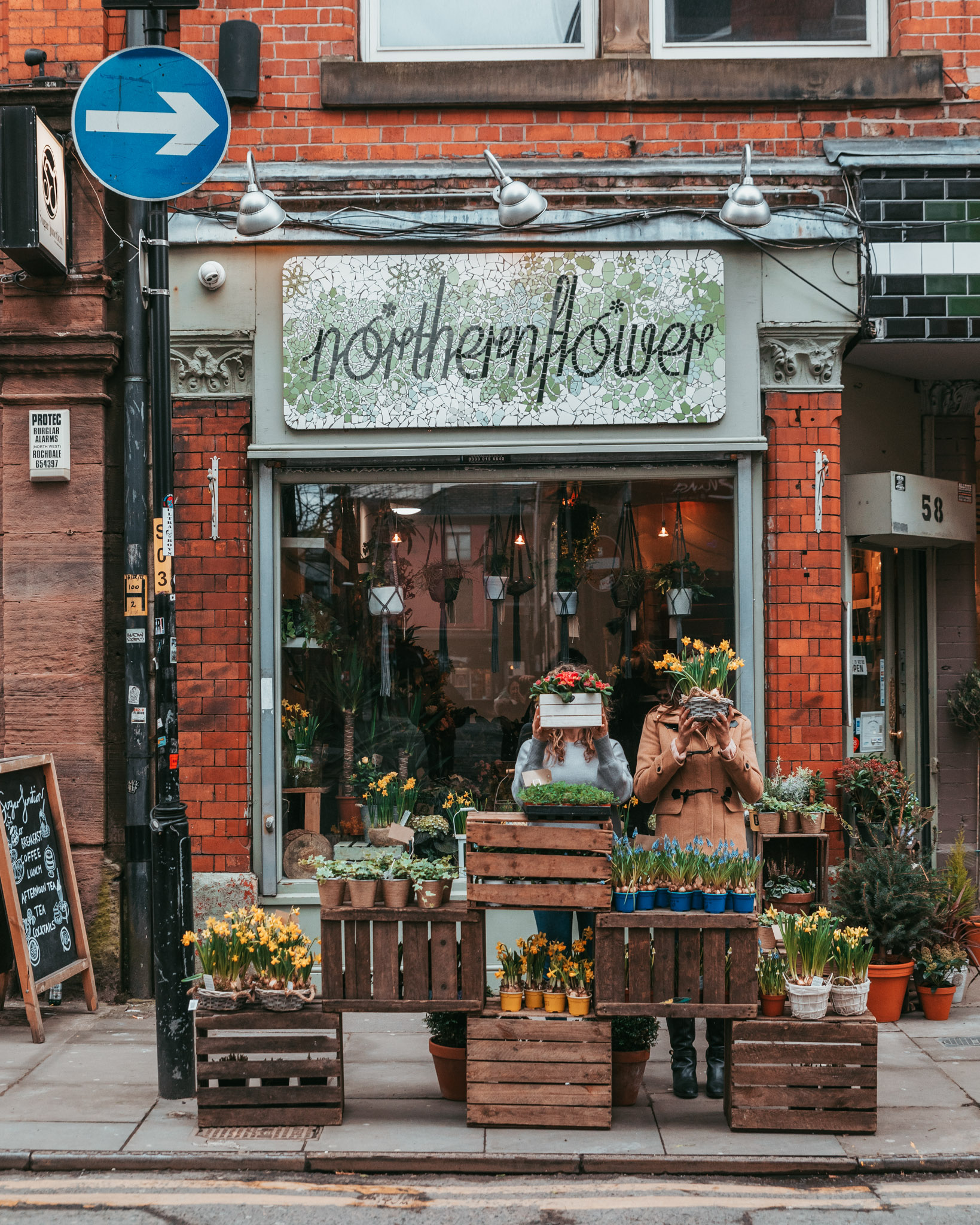 Northern Flower, a flower shop in the Northern Quarter of Manchester // 11 INSTAGRAM-WORTHY PHOTO SPOTS IN MANCHESTER, ENGLAND // www.readysetjetset.net #readysetjetset #manchester #england #uk #unitedkingdom #cityguide #travel