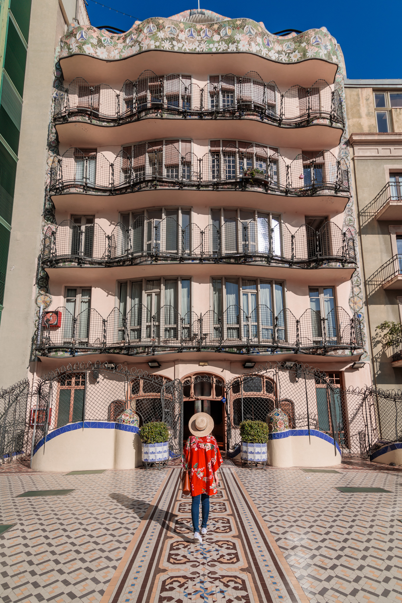 The 25 Most Instagrammable Spots in Barcelona (With Addresses!) // www.readysetjetset.net #readysetjetset #barcelona #spain