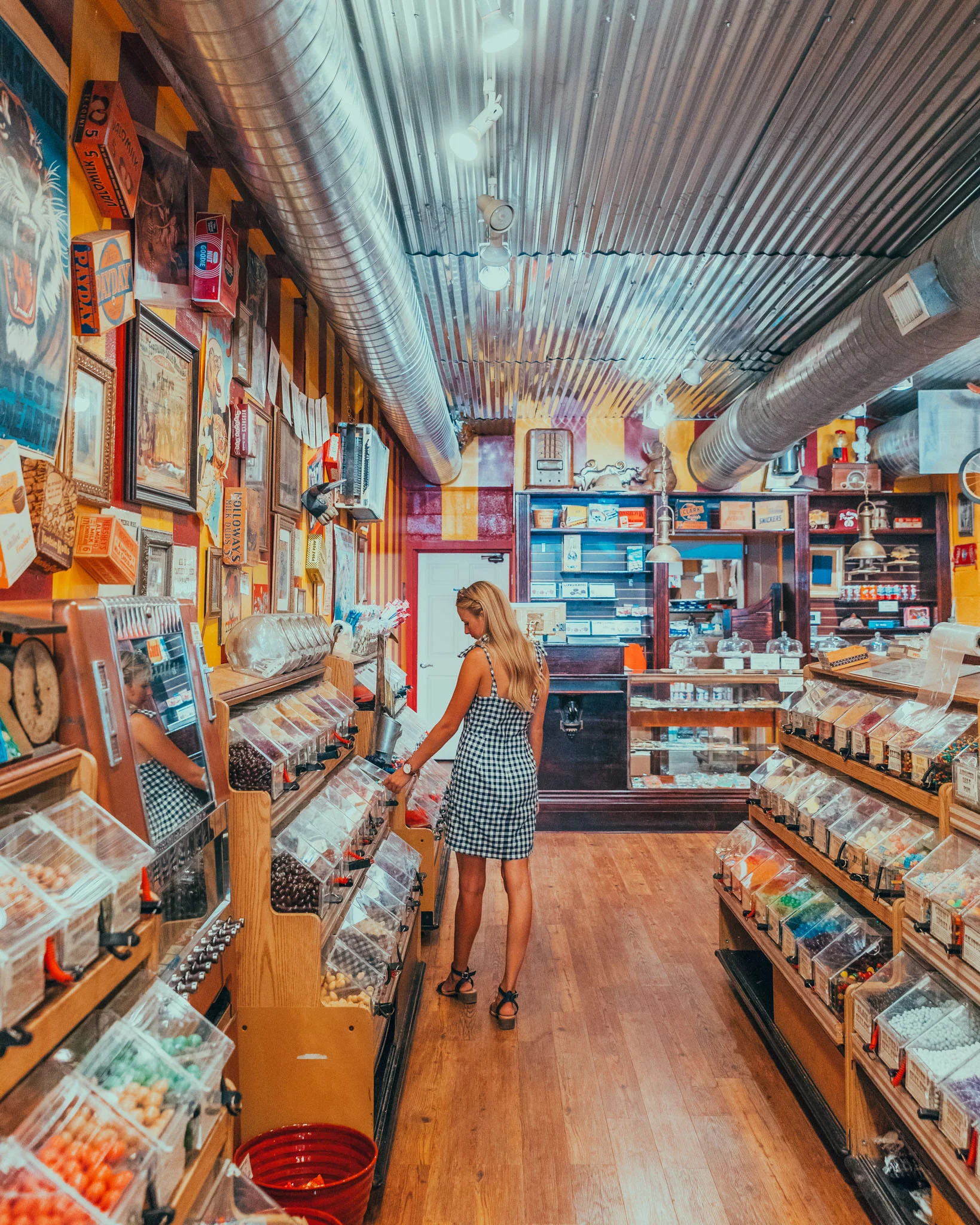 THE ULTIMATE PHOTO GUIDE TO SOUTH CONGRESS IN AUSTIN // www.readysetjetset.net #readysetjetset #austin #atx #travel #southcongress