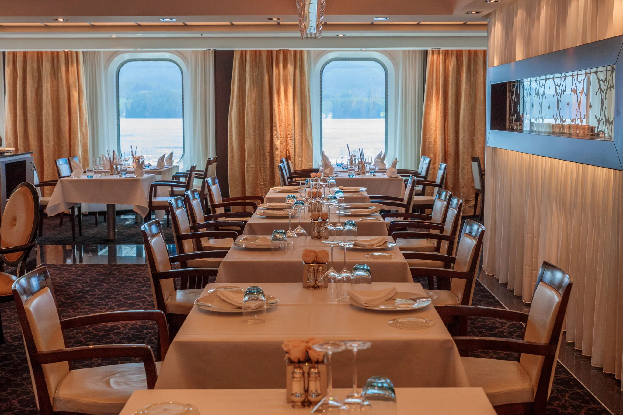 Ultimate Alaska: Cruising Glaciers and Fjords Onboard the Seabourn Sojourn // www.readysetjetset.net #readysetjetset #seabourn #cruises #alaska