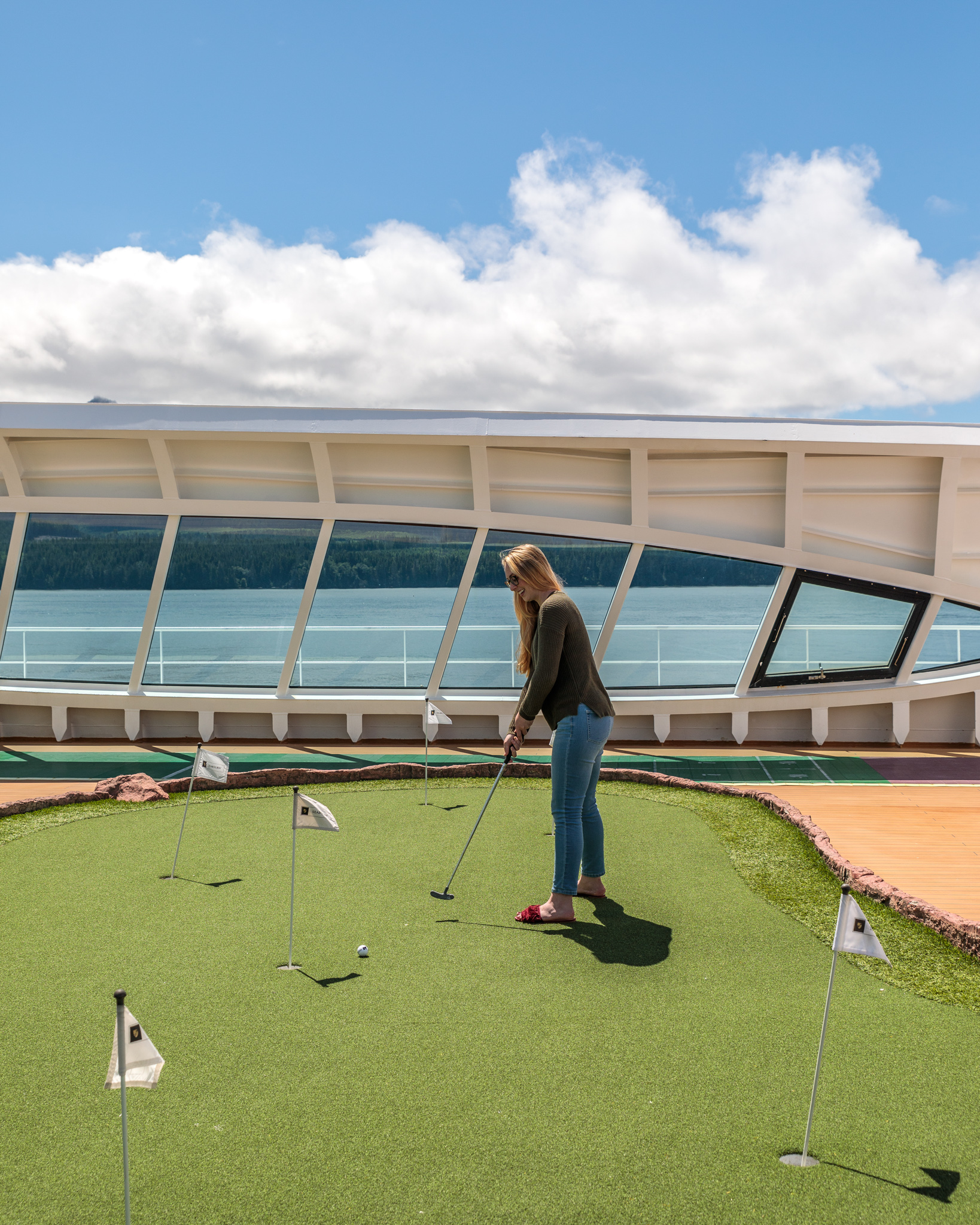 Ultimate Alaska: Cruising Glaciers and Fjords Onboard the Seabourn Sojourn // www.readysetjetset.net #readysetjetset #seabourn #cruises #alaska