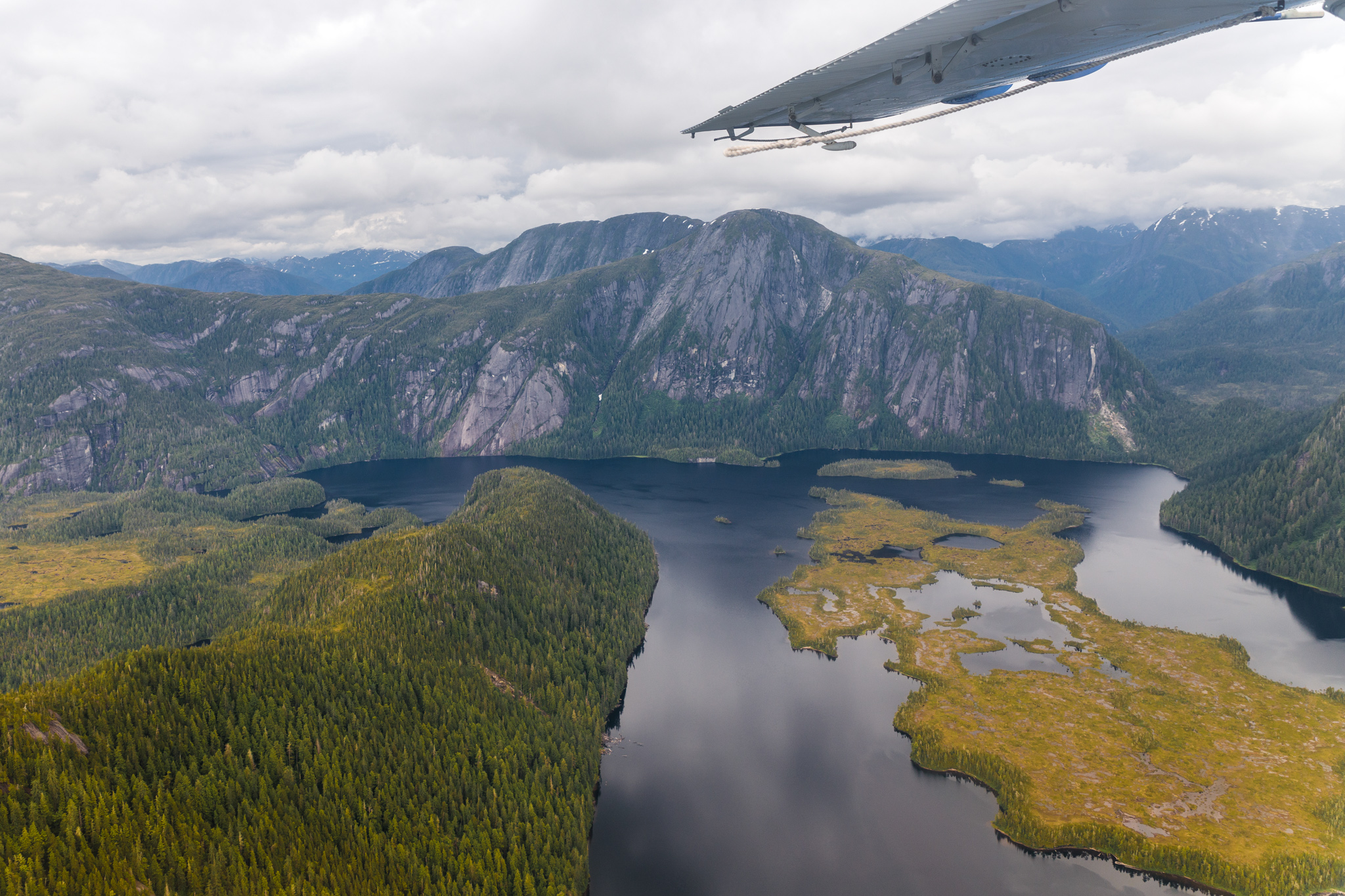 Ultimate Alaska: Cruising Glaciers and Fjords Onboard the Seabourn Sojourn // www.readysetjetset.net #readysetjetset #seabourn #cruises #alaska