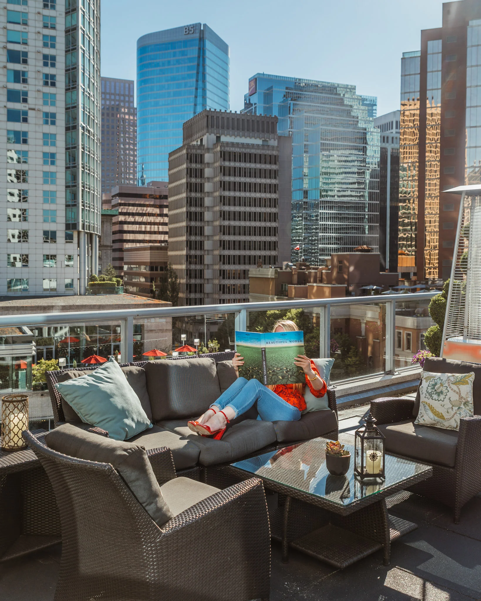 Gold Lounge view at the Fairmont Waterfront // The Quick Guide to Visiting Vancouver, BC #readysetjetset