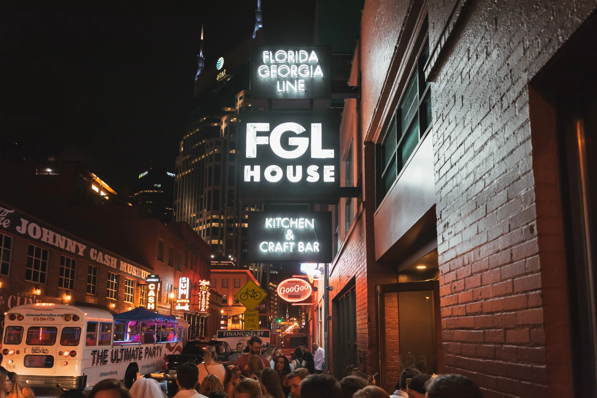 Florida Georgia Line House // A Weekend at Hotel Thrillist #readysetjetset