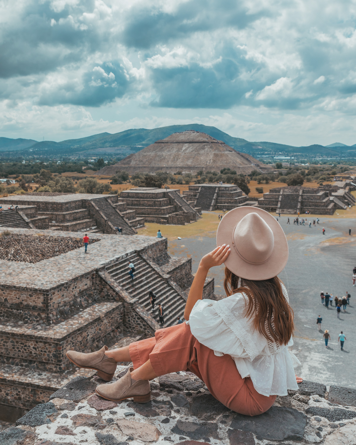 The Moon Pyramid at Teotihuacán // The Most Instagrammable Spots in Mexico City #readysetjetset