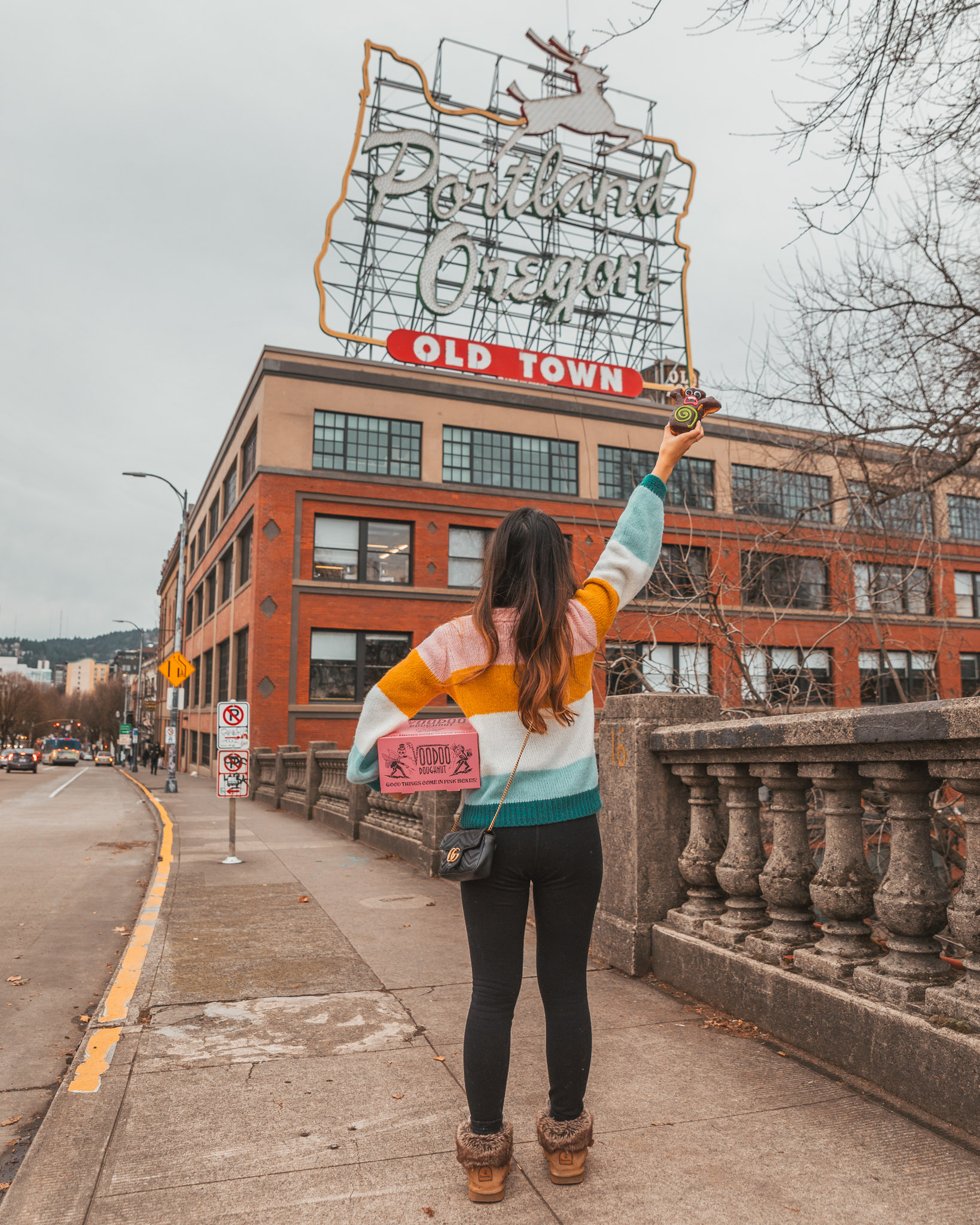 The famous Portland sign with Voodoo Doughnuts // Checking In: The Radisson Red in Downtown Portland, Oregon #readysetjetset #pdx #portland #blogpost #travelguide