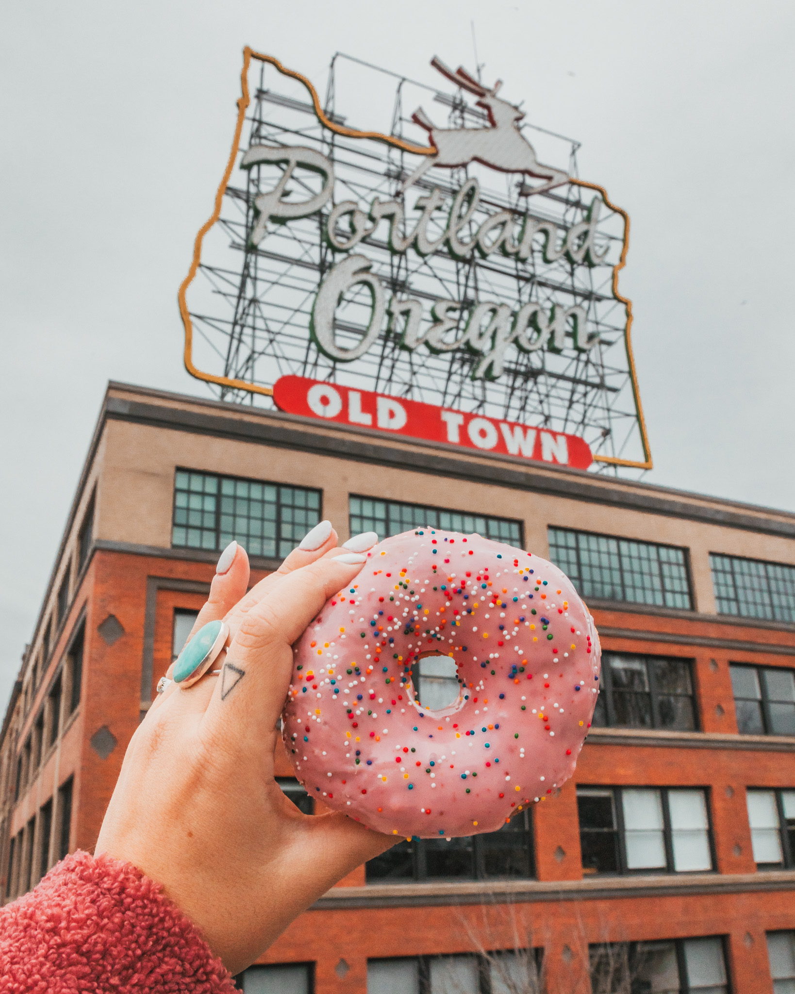 Voodoo Doughnuts // The Most Instagrammable Spots in Portland, Oregon // #readysetjetset #portland #oregon #pdx #pnw #blogpost #photoguide