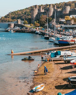 Conwy Castle and harbour // The Most Beautiful Places to Visit in Wales // #readysetjetset #wales #uk #welsh #travel #photospots #blogpost