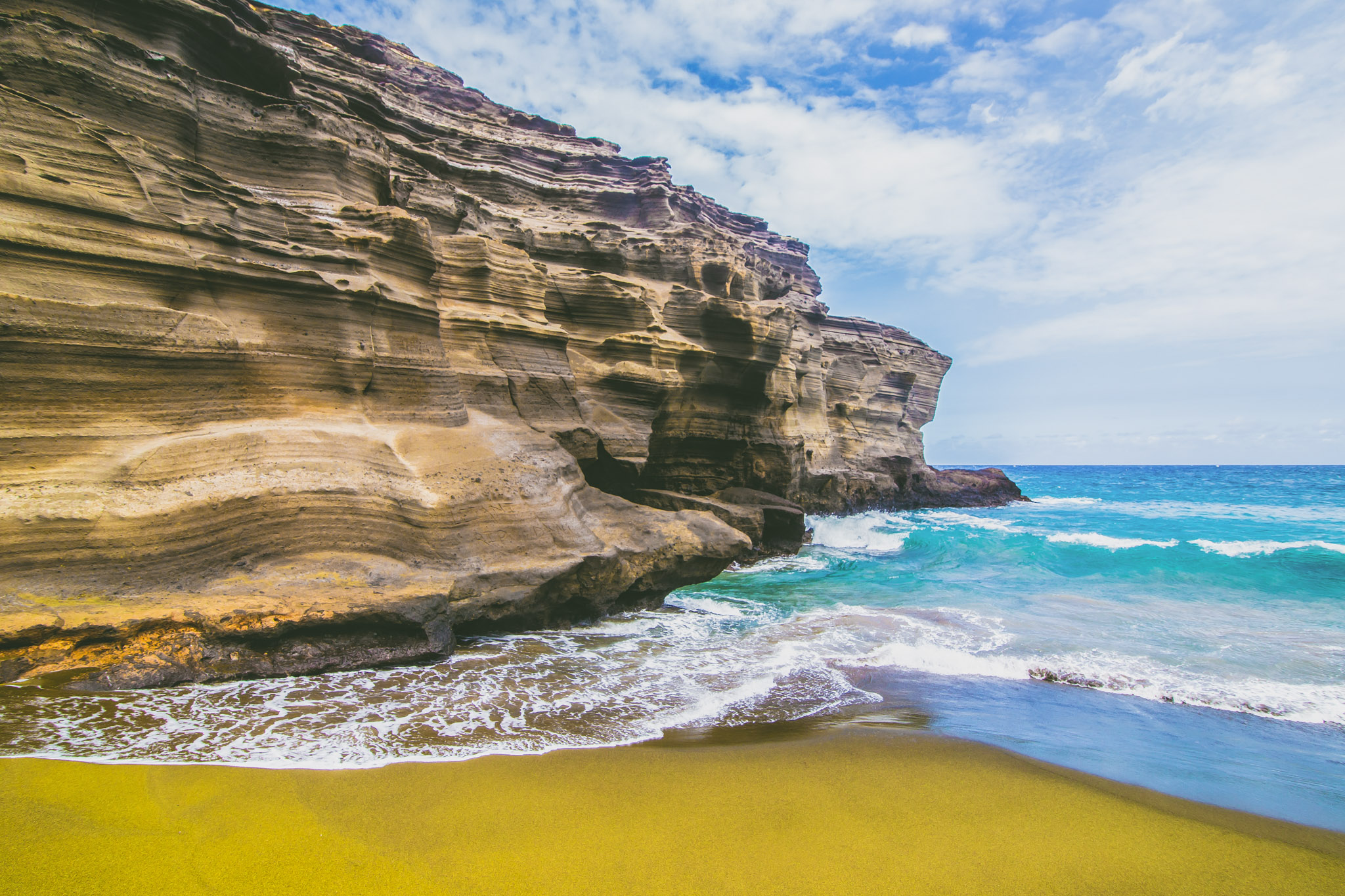 Green Sand Beach // 10 Things You Have to Do on the Big Island of Hawaii // www.readysetjetset.net #readysetjetset #hawaii #bigisland #blogpost #hawaiiguide