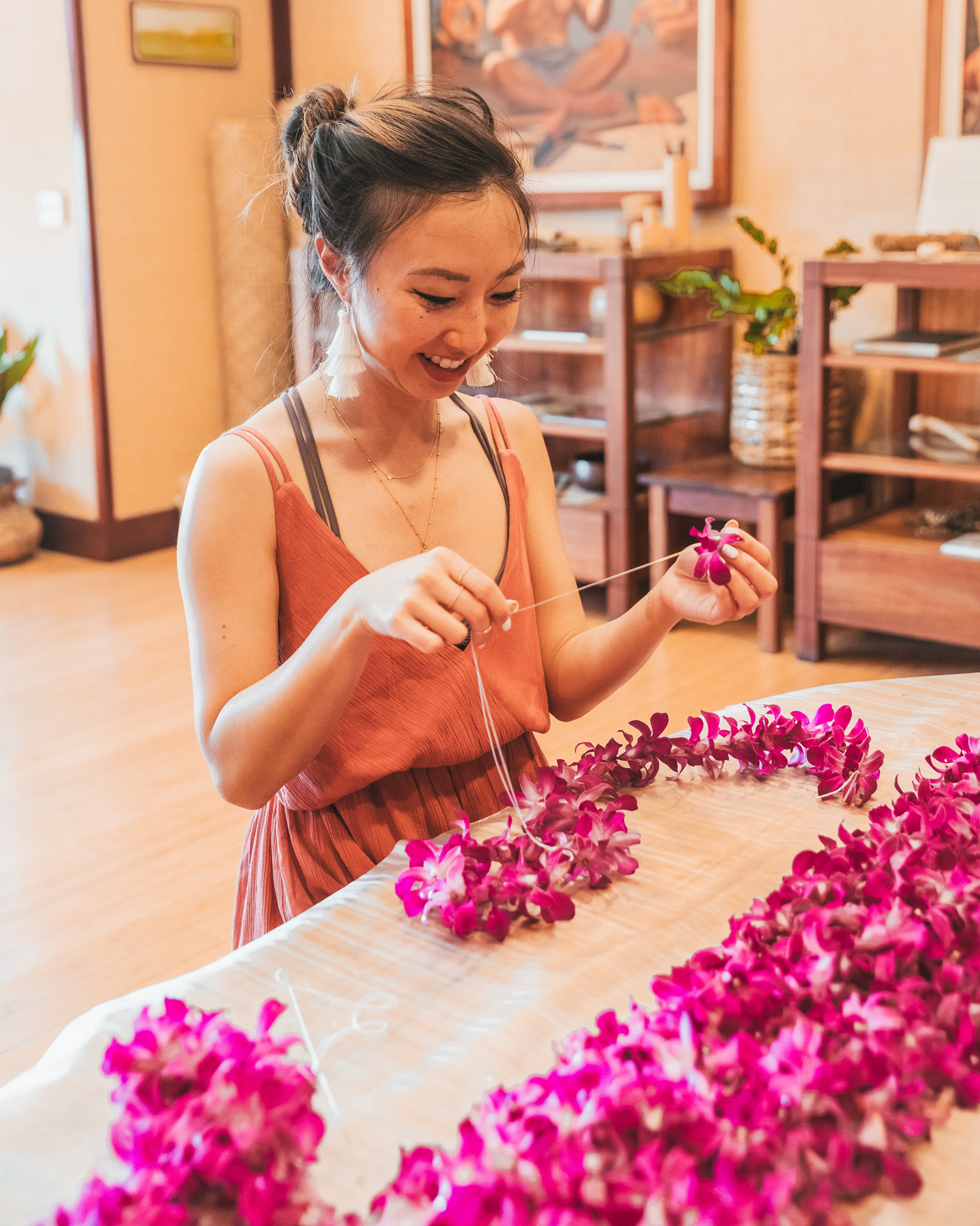 Lei making at the cultural center // A Luxury Stay on the Big Island: Four Seasons Resort Hualalai // #readysetjetset #hawaii #bigisland #luxuryhotels #beachresorts #usa #travel