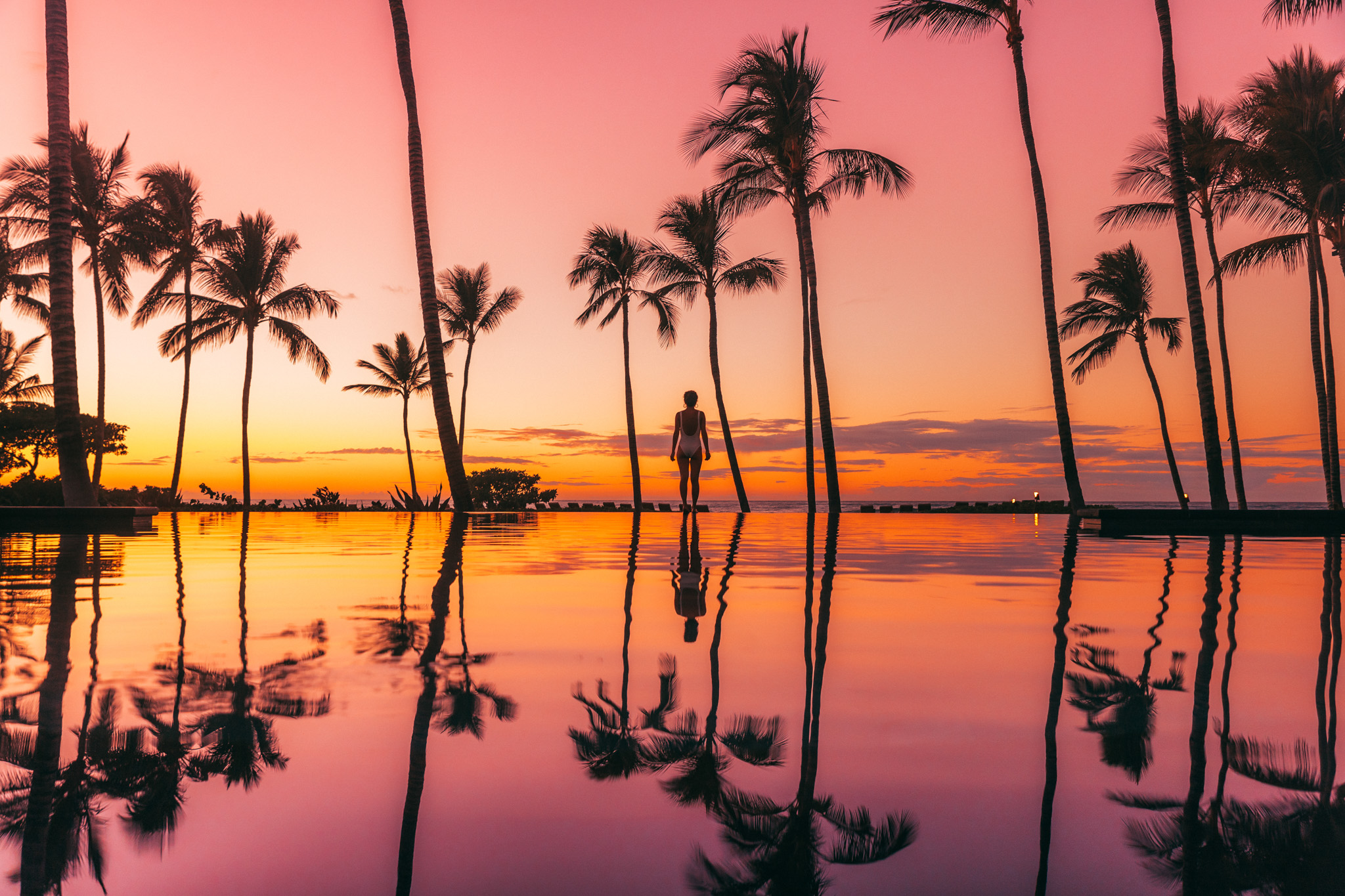 Palm Grove Pool sunset // A Luxury Stay on the Big Island: Four Seasons Resort Hualalai // #readysetjetset #hawaii #bigisland #luxuryhotels #beachresorts #usa #travel