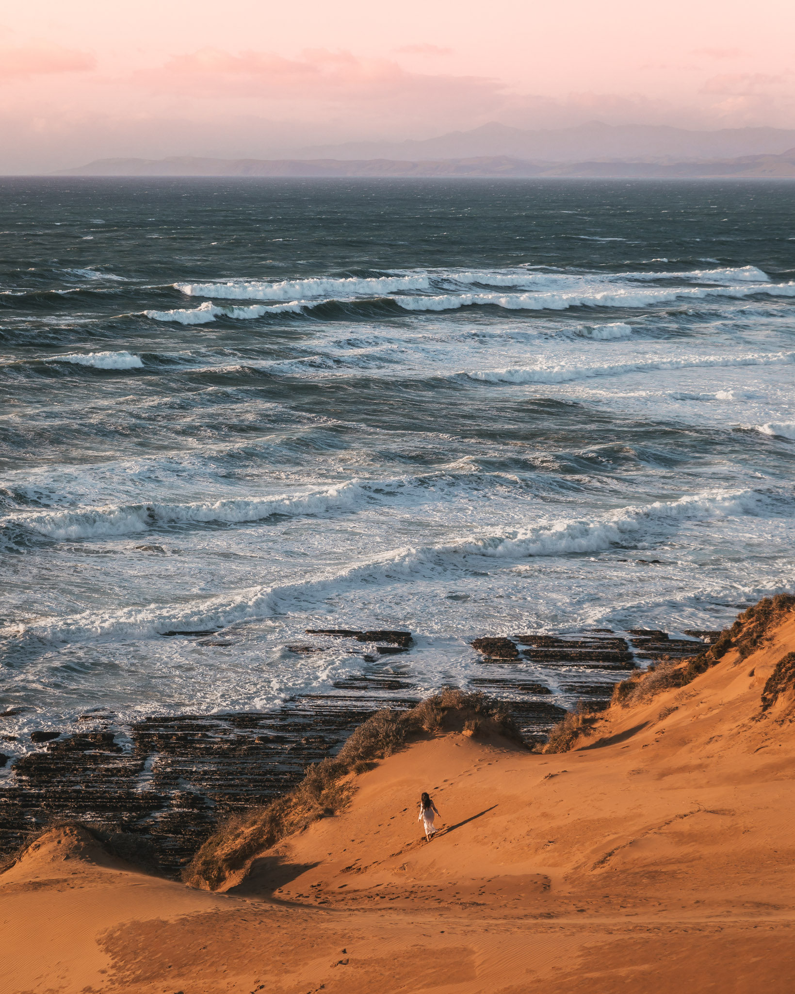 Sunset at Montana De Oro State Park dunes // 5 Adventurous Things to Do in San Luis Obispo County #readysetjetset #slocal #travel #blogpost #adventuretravel #california #westcoast