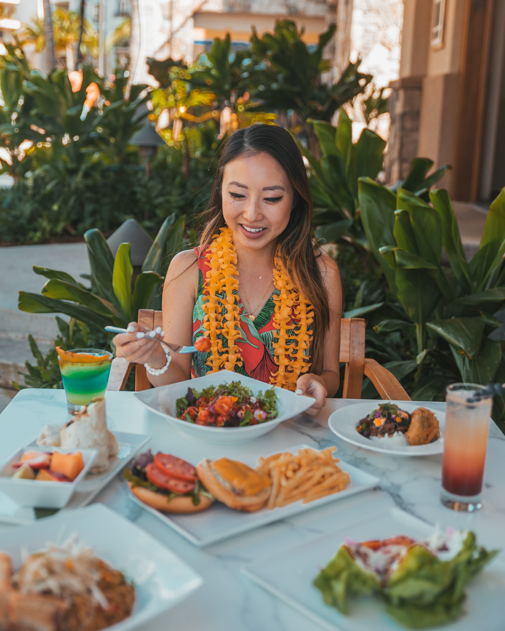 Inu Pool Bar lunch at Westin Nanea // The Quick Guide to Visiting Maui, Hawaii #readysetjetset #hawaii #maui