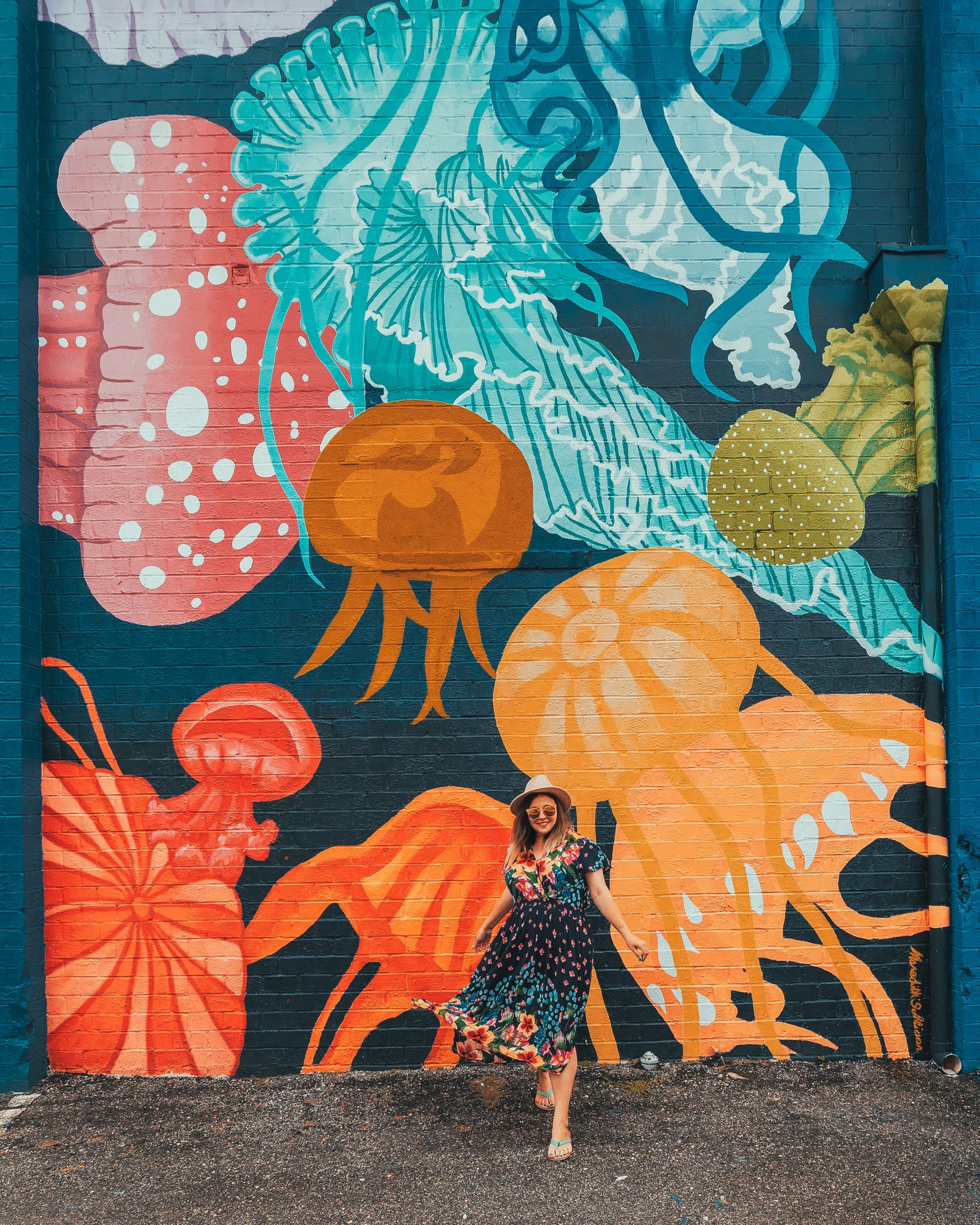 Jellyfish mural ~ Top Things to Do in Jacksonville, Florida ~ #readysetjetset #florida #jax #jacksonville #blogpost #travel