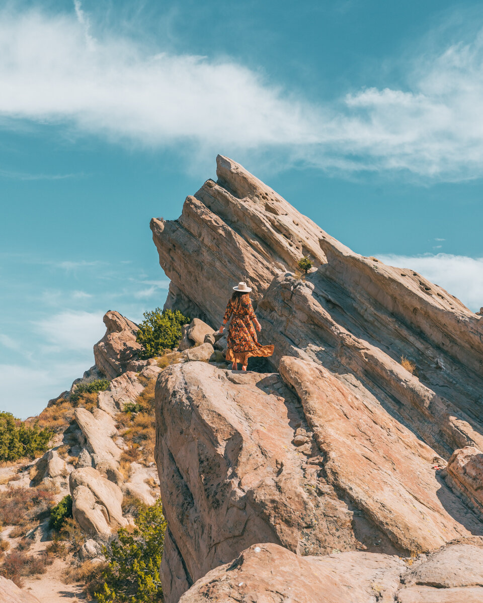 Vasquez Rocks Natural Area Park // Ultimate Death Valley Road Trip: A 5-Day Itinerary from LA // #readysetjetset #deathvalley #nationalpark #adventure #blogpost #travel #guide #roadtrip #california #USA