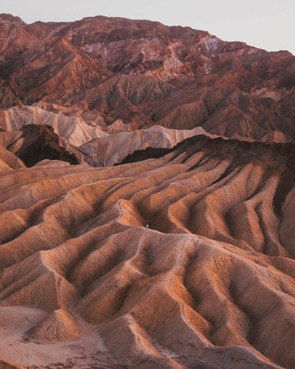 Zabriskie Point sunset // Ultimate Death Valley Road Trip: A 5-Day Itinerary from LA // #readysetjetset #deathvalley #nationalpark #adventure #blogpost #travel #guide #roadtrip #california #USA