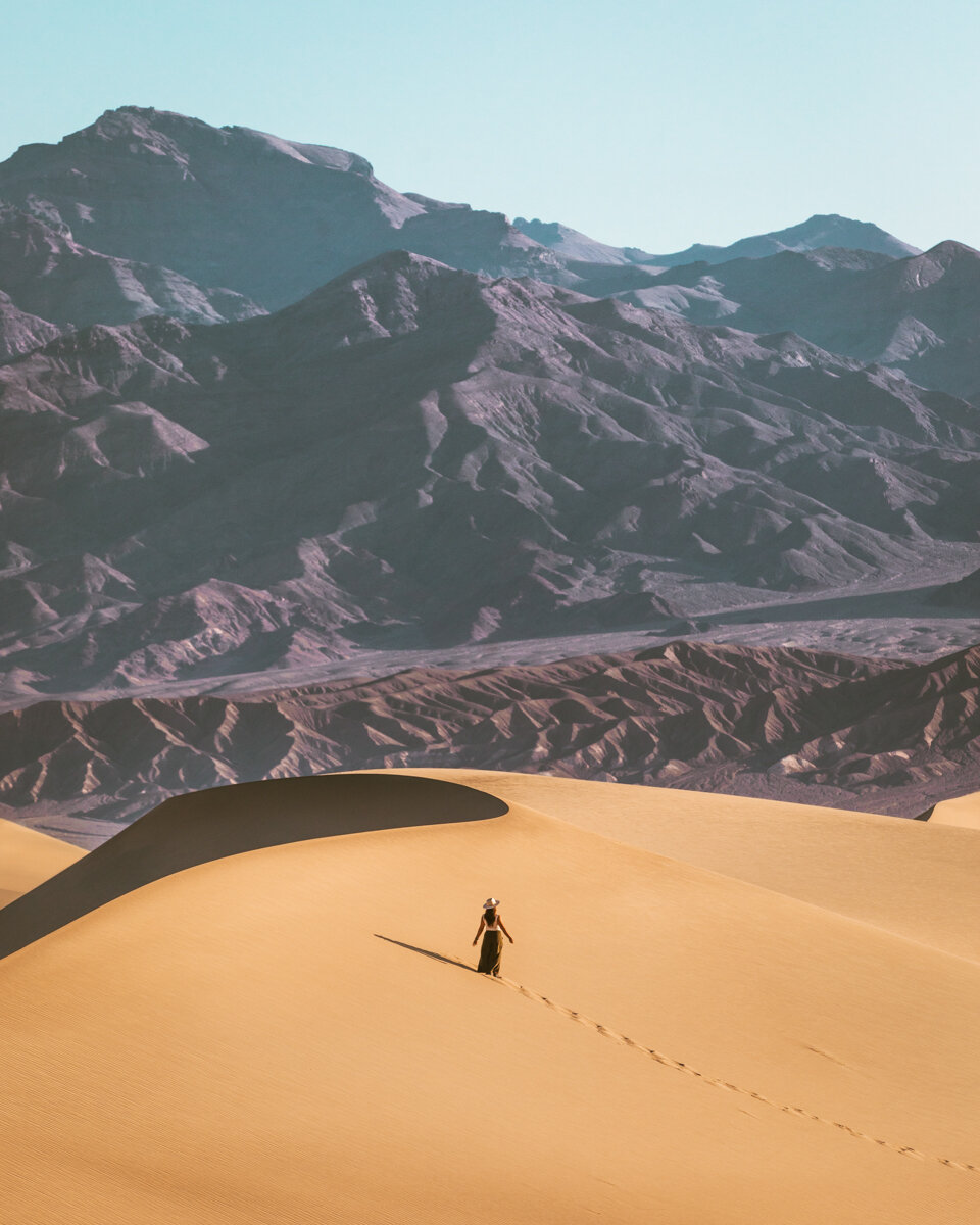 Mesquite Flat Sand Dunes // Ultimate Death Valley Road Trip: A 5-Day Itinerary from LA // #readysetjetset #deathvalley #nationalpark #adventure #blogpost #travel #guide #roadtrip #california #USA