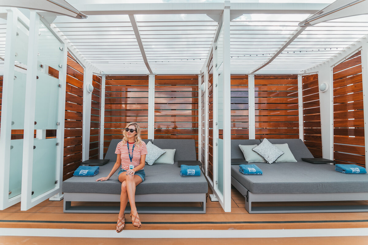 Vibe Beach Club // Cruise Review: Onboard the Norwegian Encore // #readysetjetset #cruise #cruisereview #cruising #caribbean #bahamas #norwegian #ncl #travel #blog