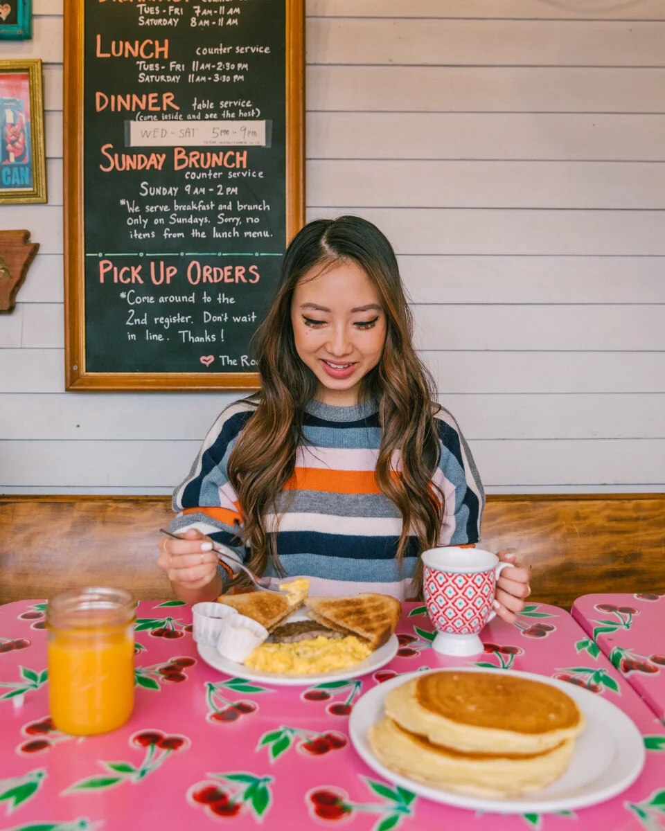 Where to Eat in Little Rock: The Root Cafe // Things to Do in Little Rock, Arkansas // #readysetjetset #blog #blogpost #autumn #littlerock #arkansas #travel #guide #itinerary