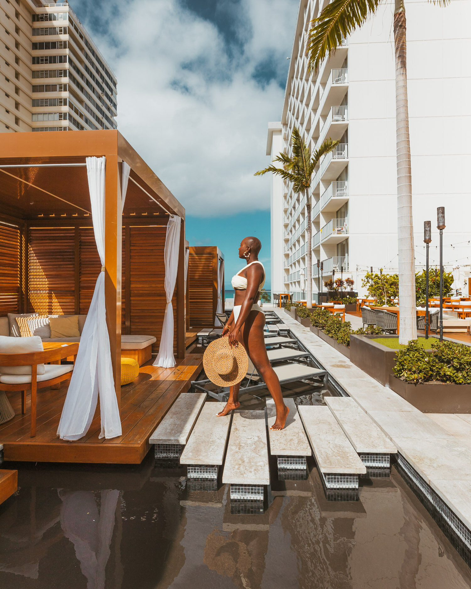 Alohilani Hotel pool cabanas; The Quick Guide to Visiting Oahu, Hawaii