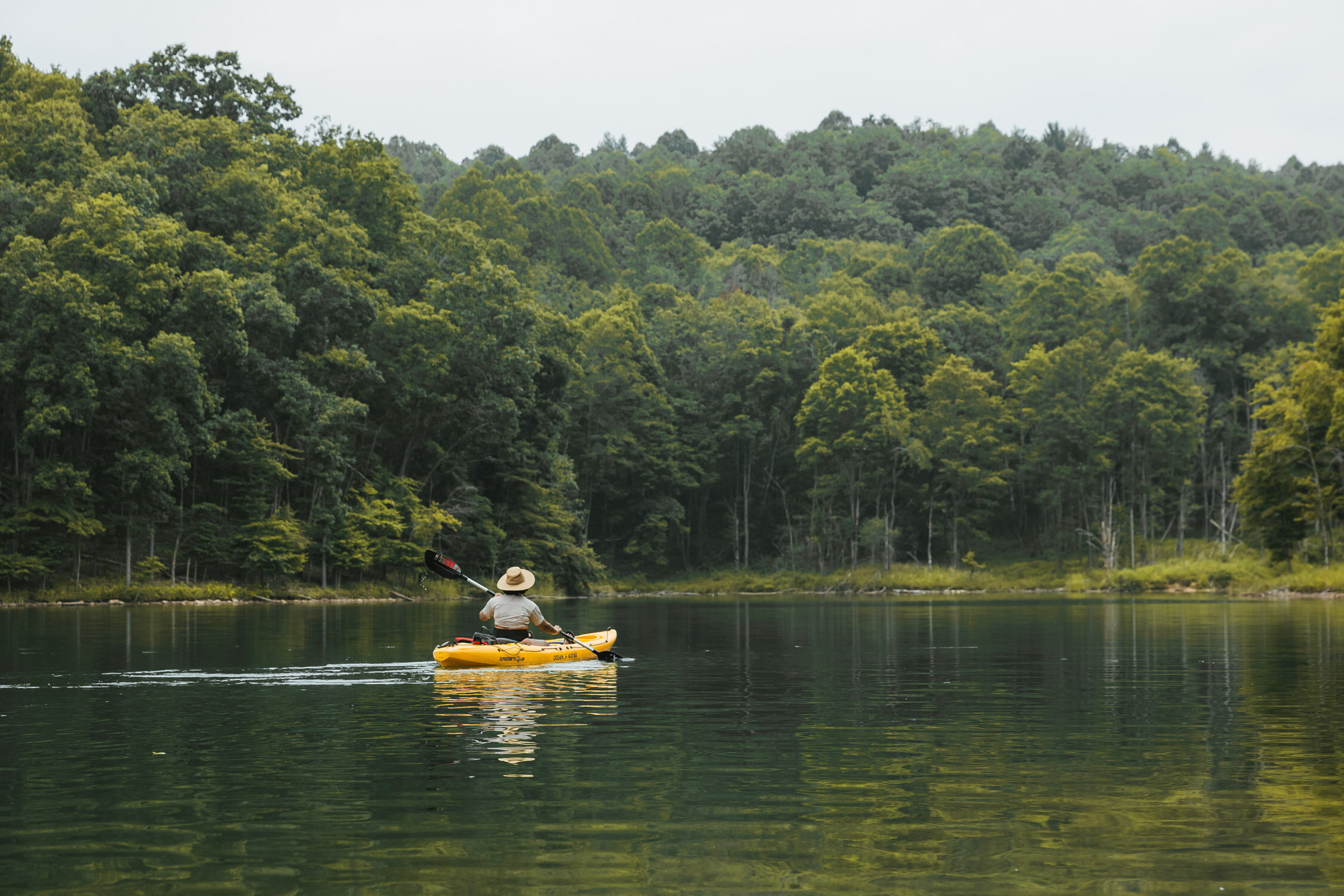 Summersville Lake kayaking // The Weekend Getaway Guide to West Virginia