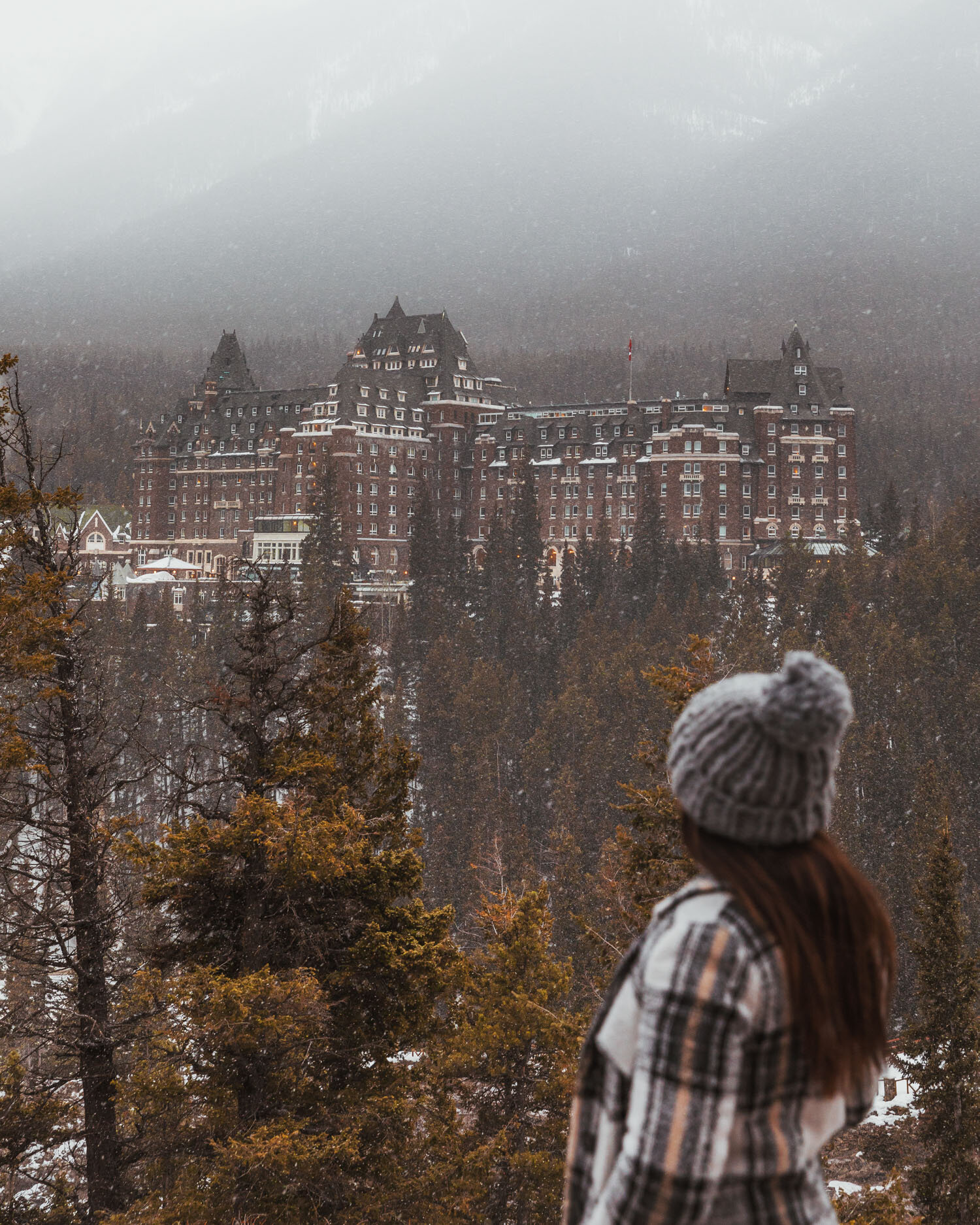 Surprise Corner view of Fairmont Banff Springs in the snow // The Ultimate Guide to Visiting Banff in Winter