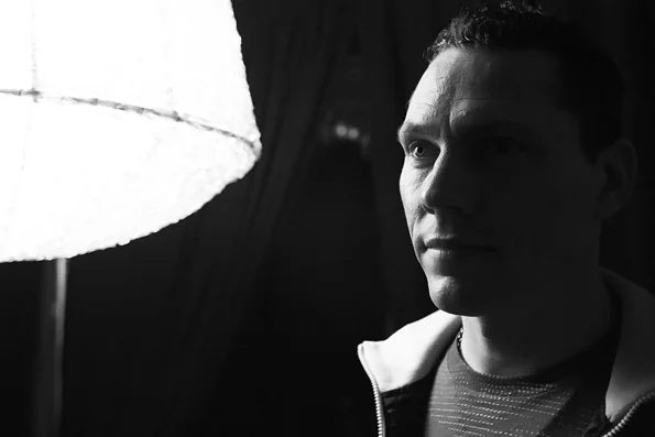 12 Tiesto poses for a quick portrait backstage before his set.jpg