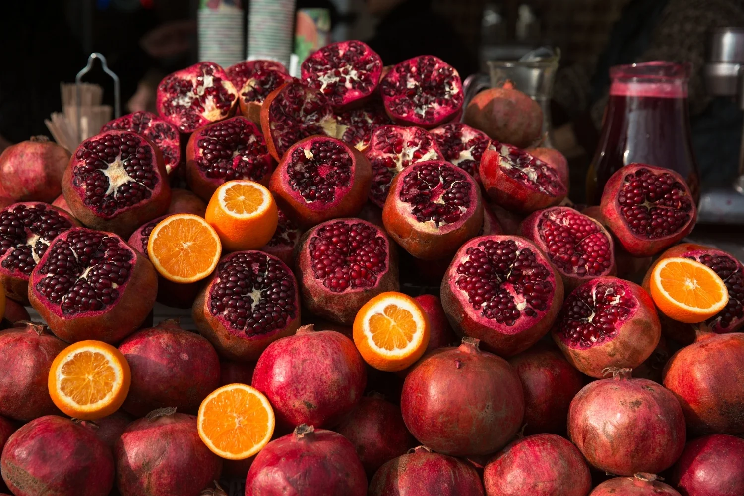 pomegranate-fruit-at-the-market-in-istanbul.jpg