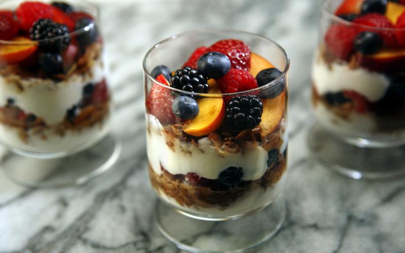 lat-fo-granola-parfait-photo-la0018972532-20140717.jpeg