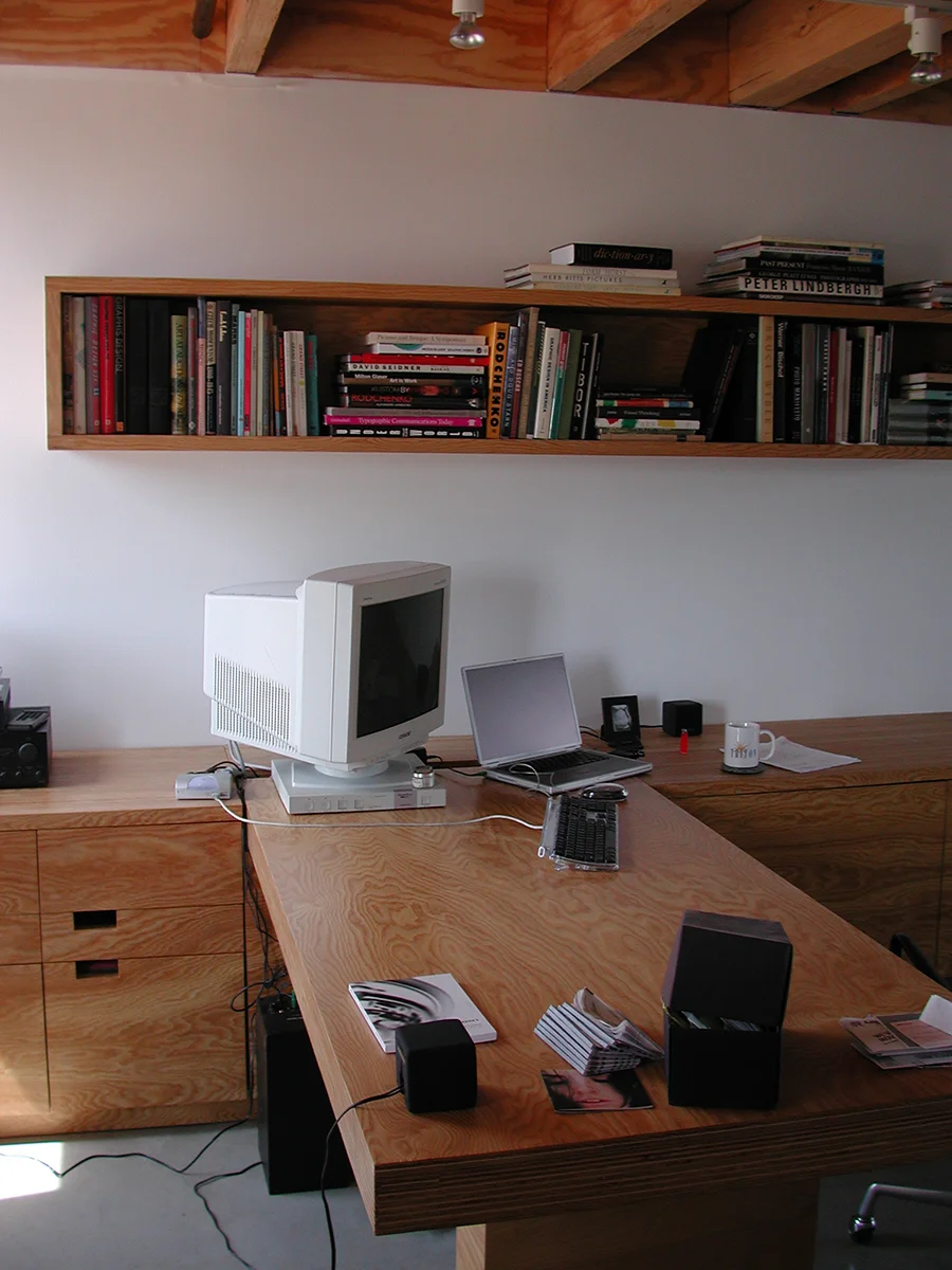  The desk in use. 