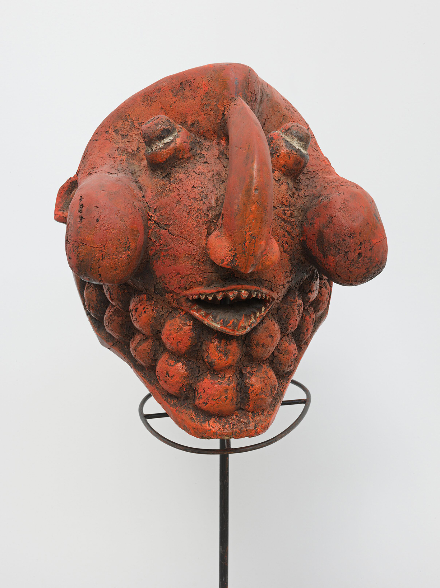 HAMMO91584 David Hammons Orange is the new black 2017 Mixed media 139.7 x 40.6 x 30.5 cm / 55 x 16 x 12 in © David Hammons Courtesy the artist and Hauser & Wirth Photo: Genevieve Hanson