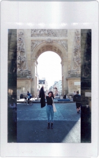 Elli @Strasbourg-Saint-Denis 75010