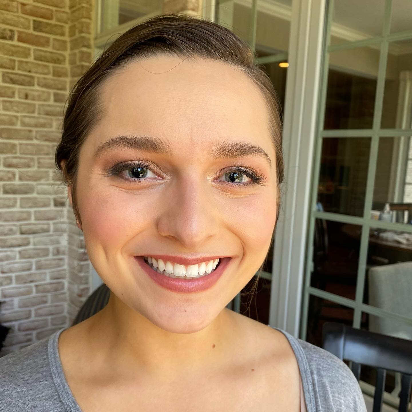 🌤 Here&rsquo;s a look at some of the H/MU looks from the outdoor wedding in Indianapolis this weekend. Hair + Makeup for these gorgeous ladies... for @nikavaughanbridalartists (some are midmakeup while I had great light) 
.
.
I&rsquo;ve missed blend