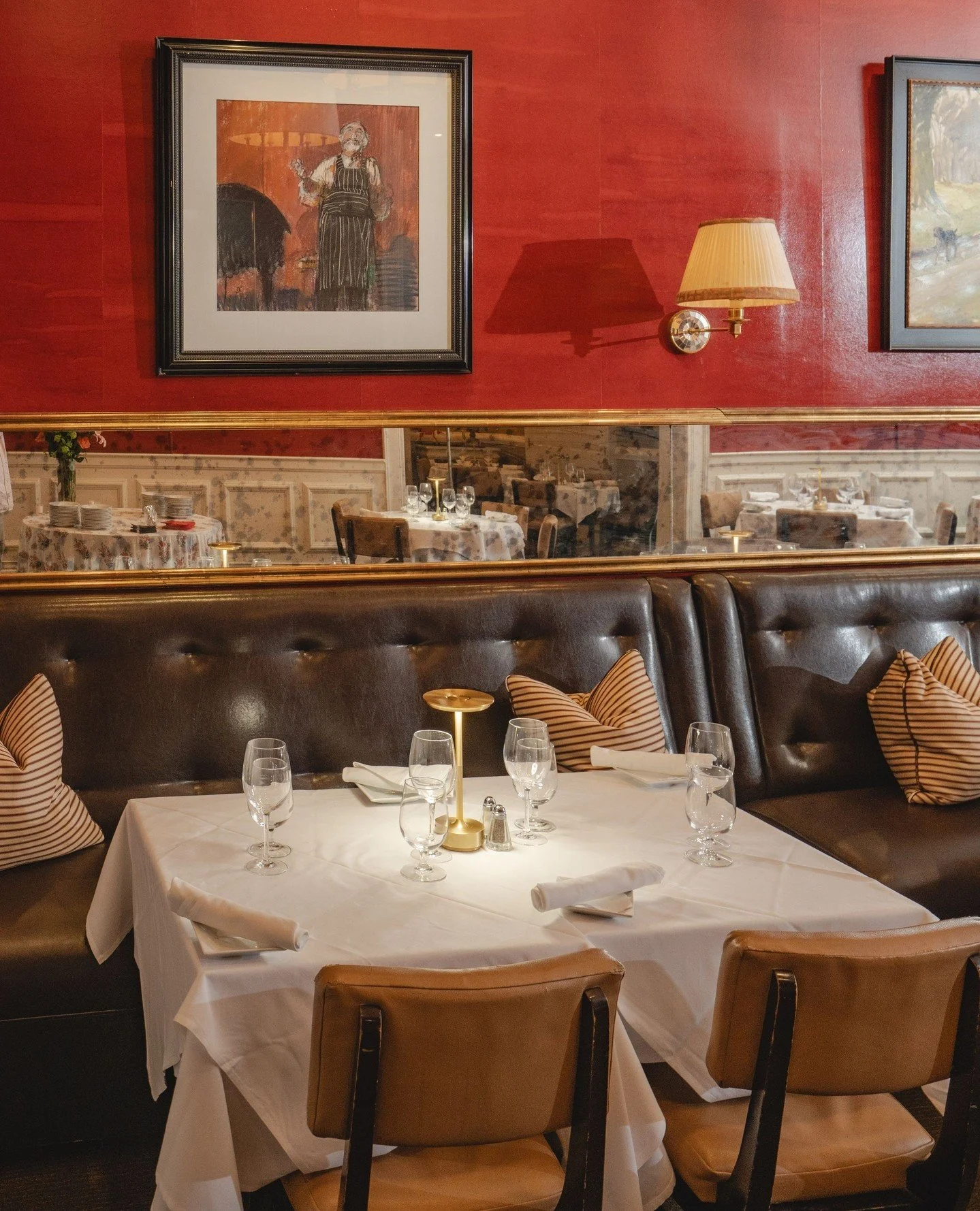 Saved you a seat.⁠
⁠
#dudleysonshort #local #visitlex #lexeats #sharethelex