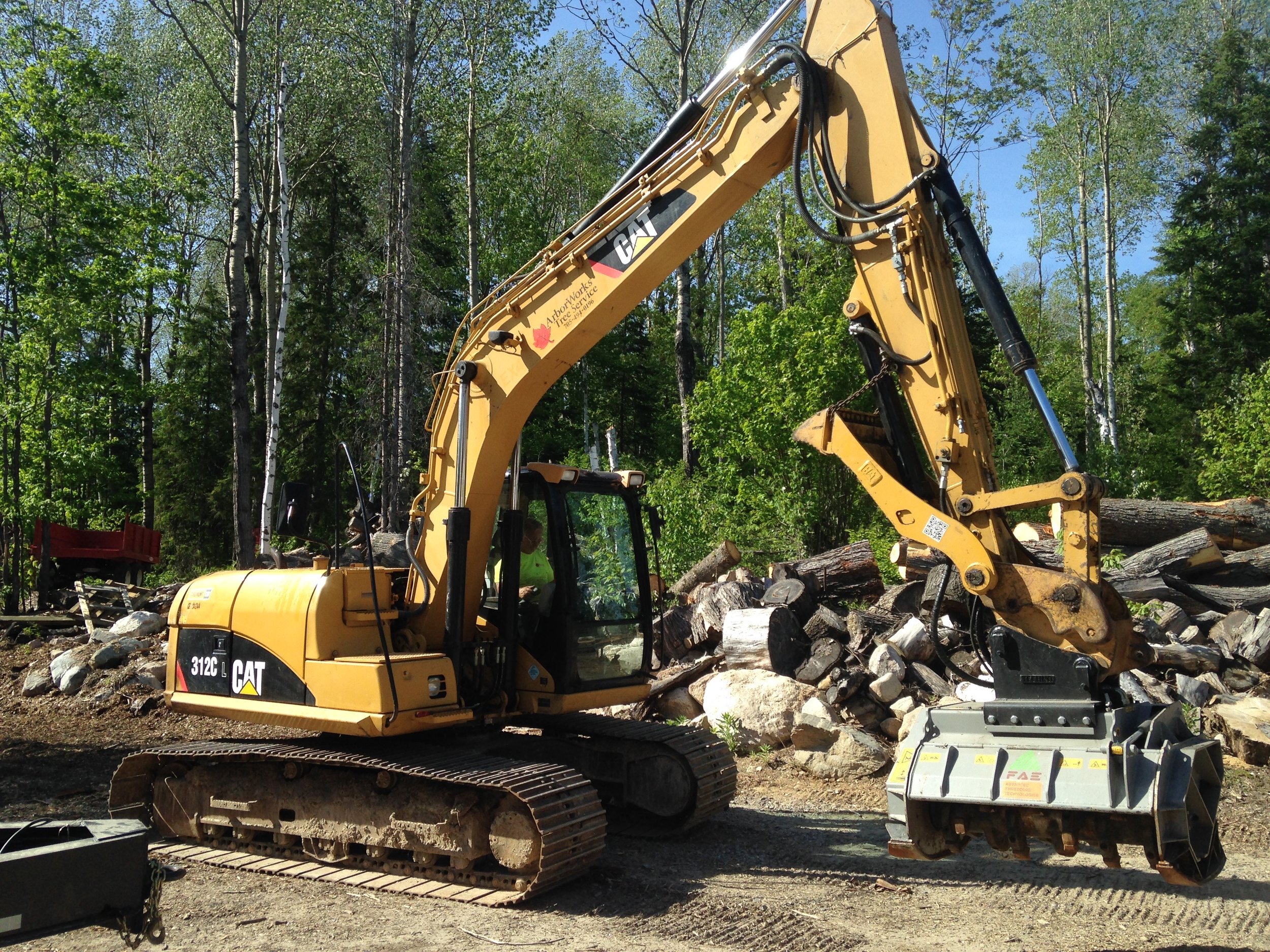 Excavating brush mulching 2.jpg