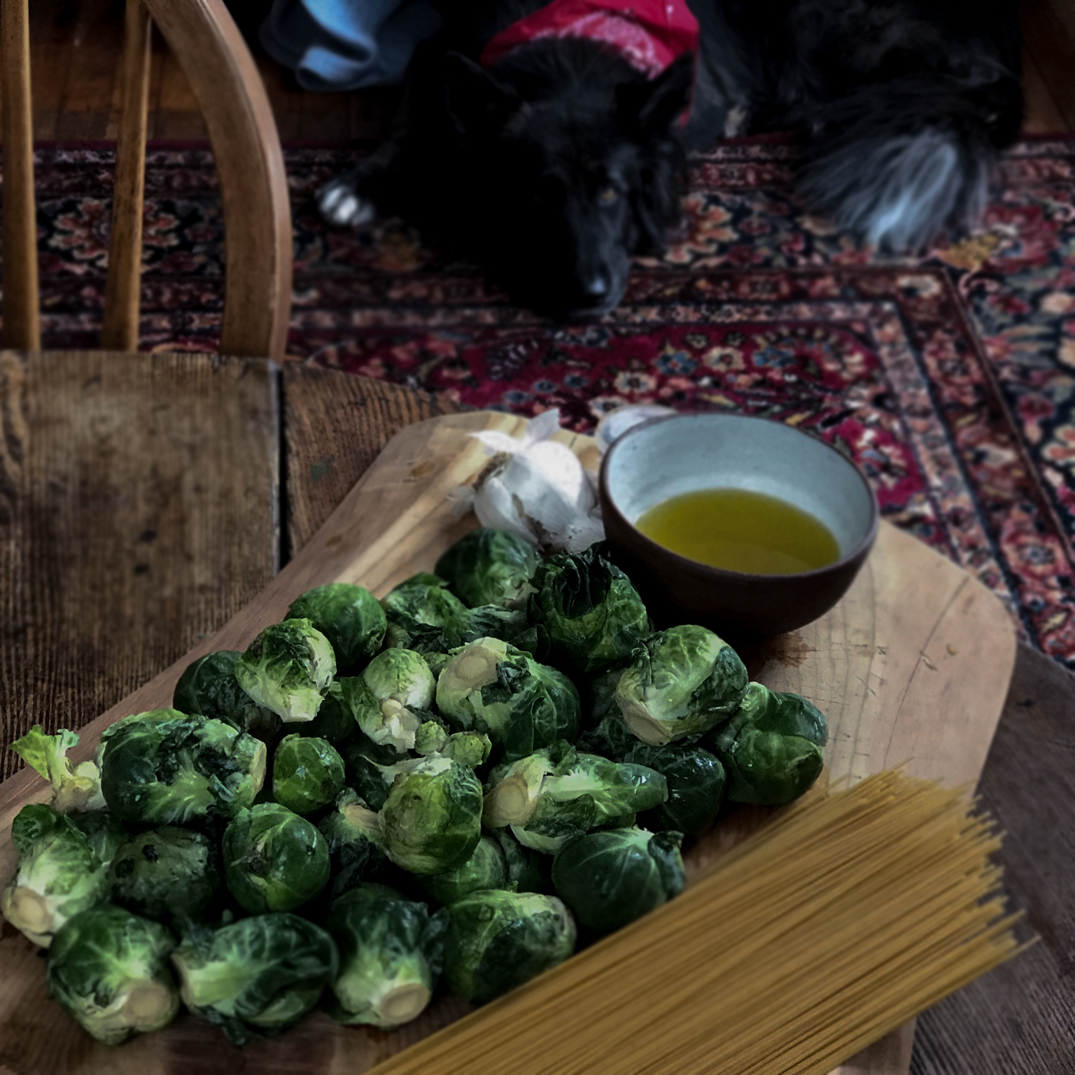 brusselsproutpasta_ingredients-darker&blurred.png
