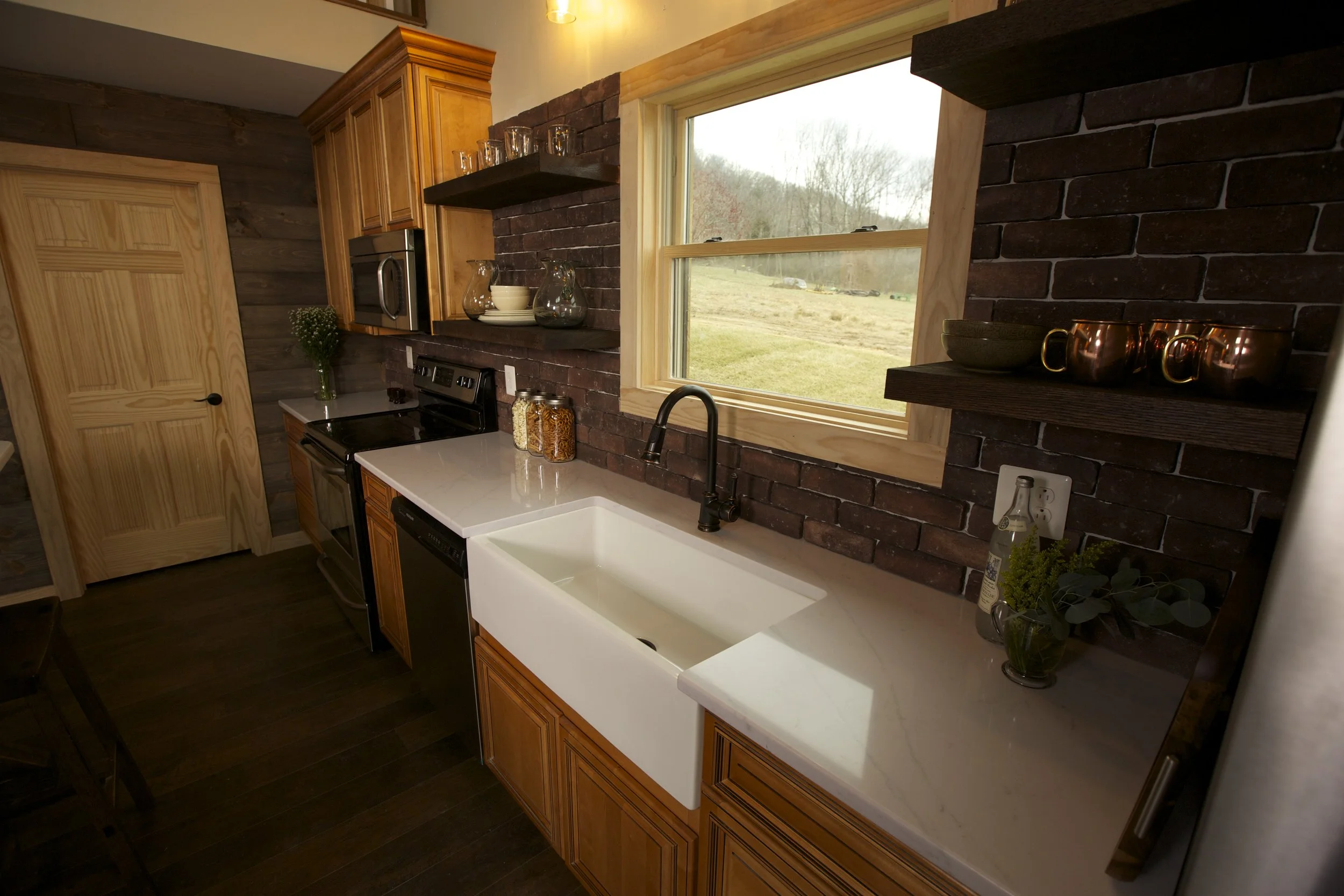 KITCHEN CLOSE-UP.jpeg