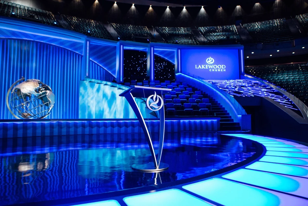 Lakewood Osteen 2015-F.jpg