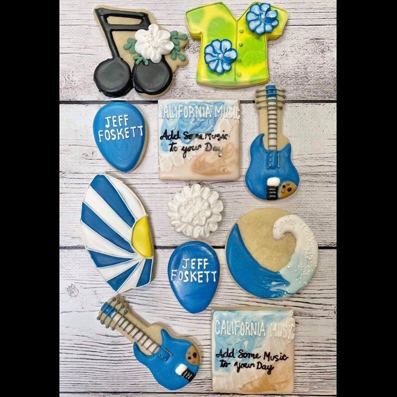 WOW!! These beautiful cookies were created by Dina Blair @sweetdinacreations!! Check out her Facebook for more sweet treats: Sweet D&rsquo;s.