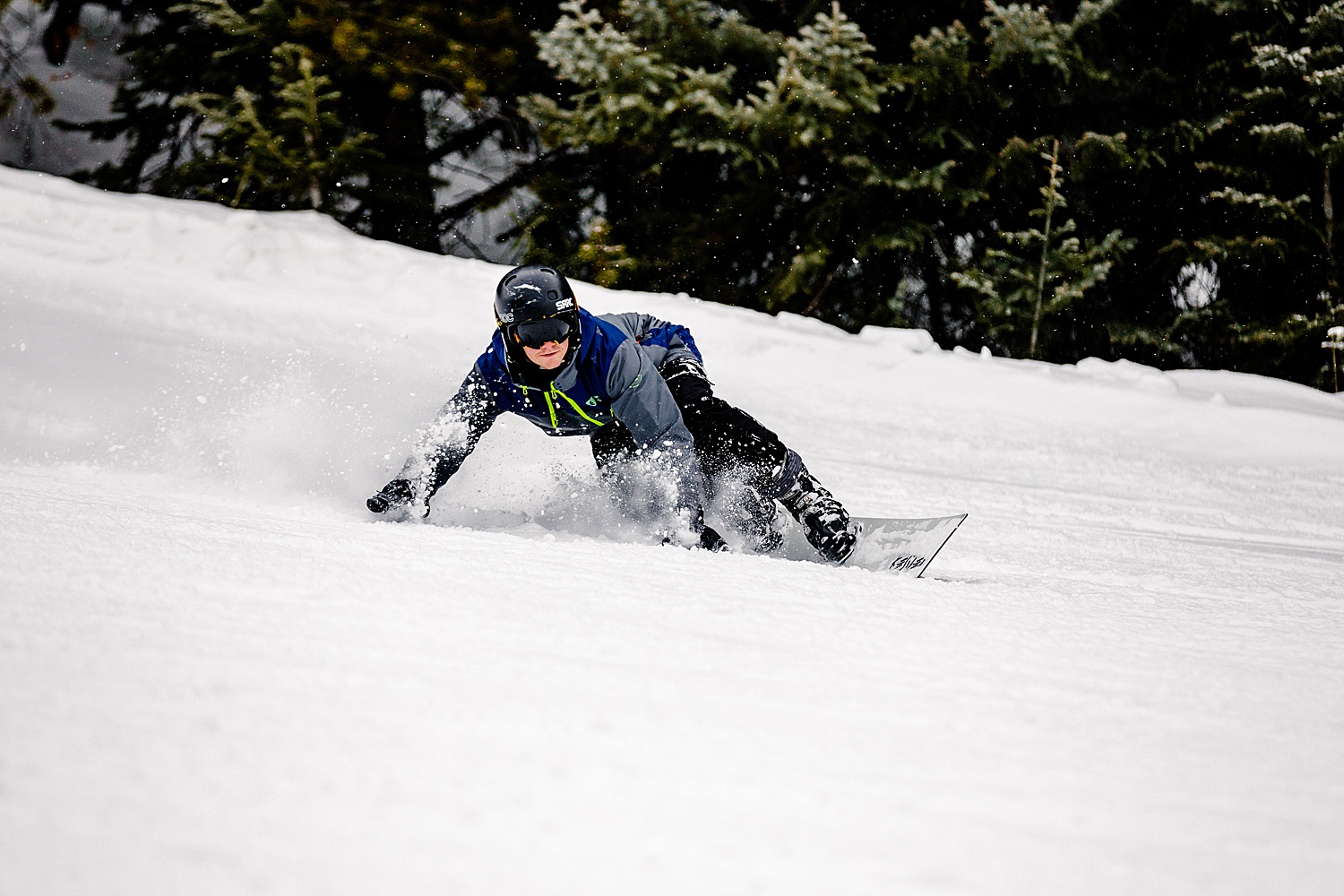 Copper Mountain Colorado snowboard senior portrait destination photoshoot photographer