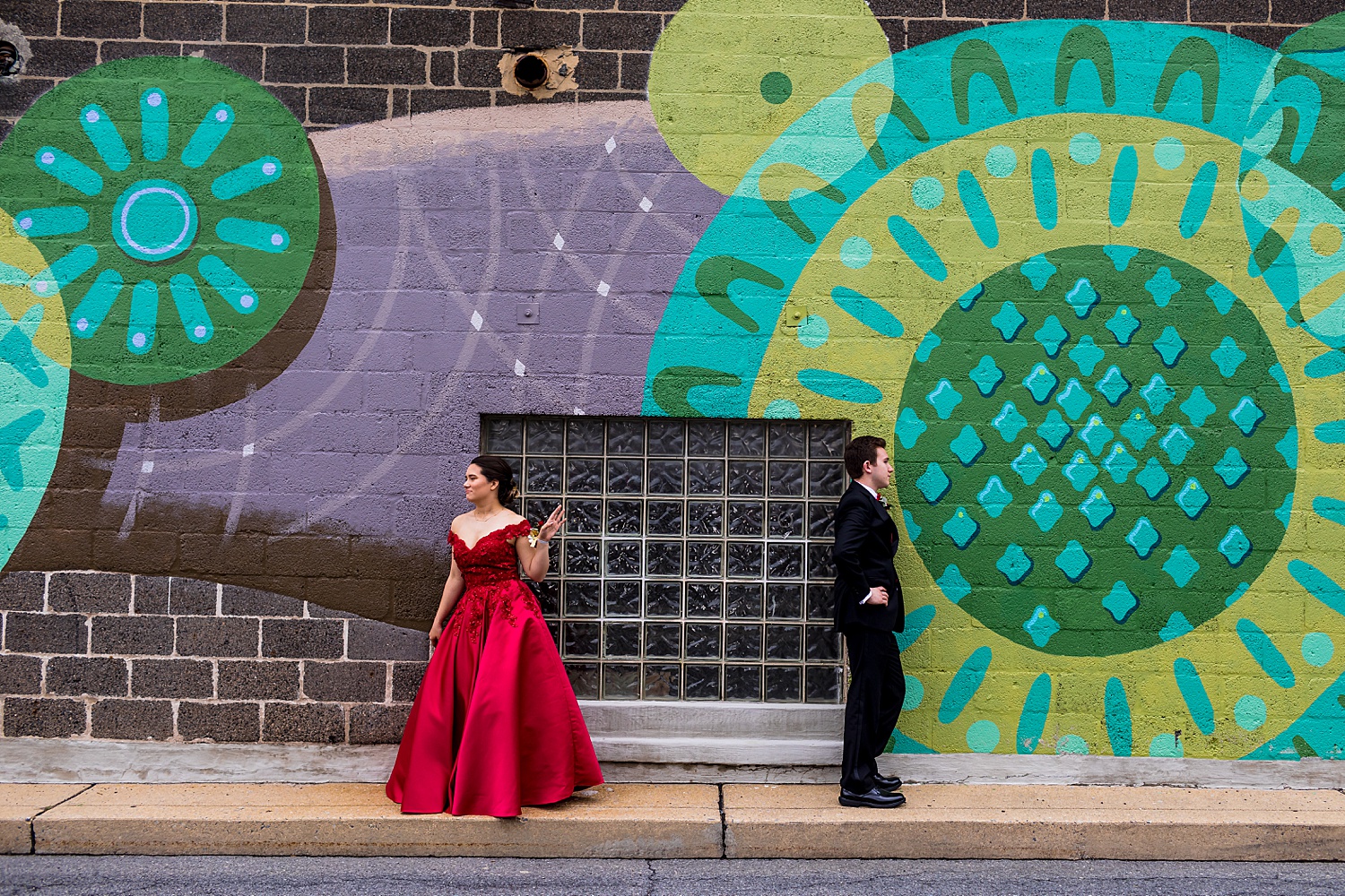 Wyomissing West Reading Pennsylvania high school prom Class of 2019 2020 senior portrait photographer murals