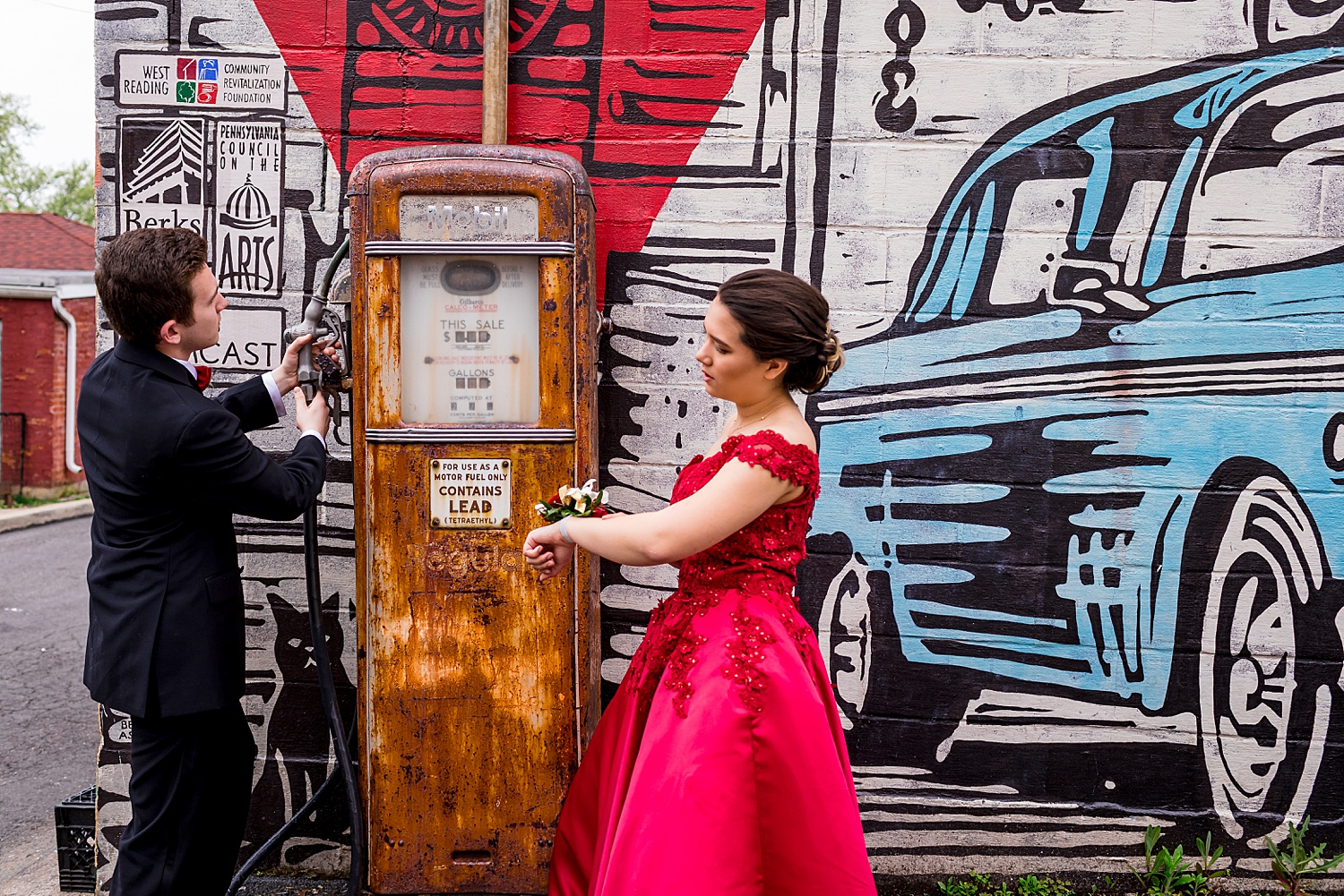 Wyomissing West Reading Pennsylvania high school prom Class of 2019 2020 senior portrait photographer murals