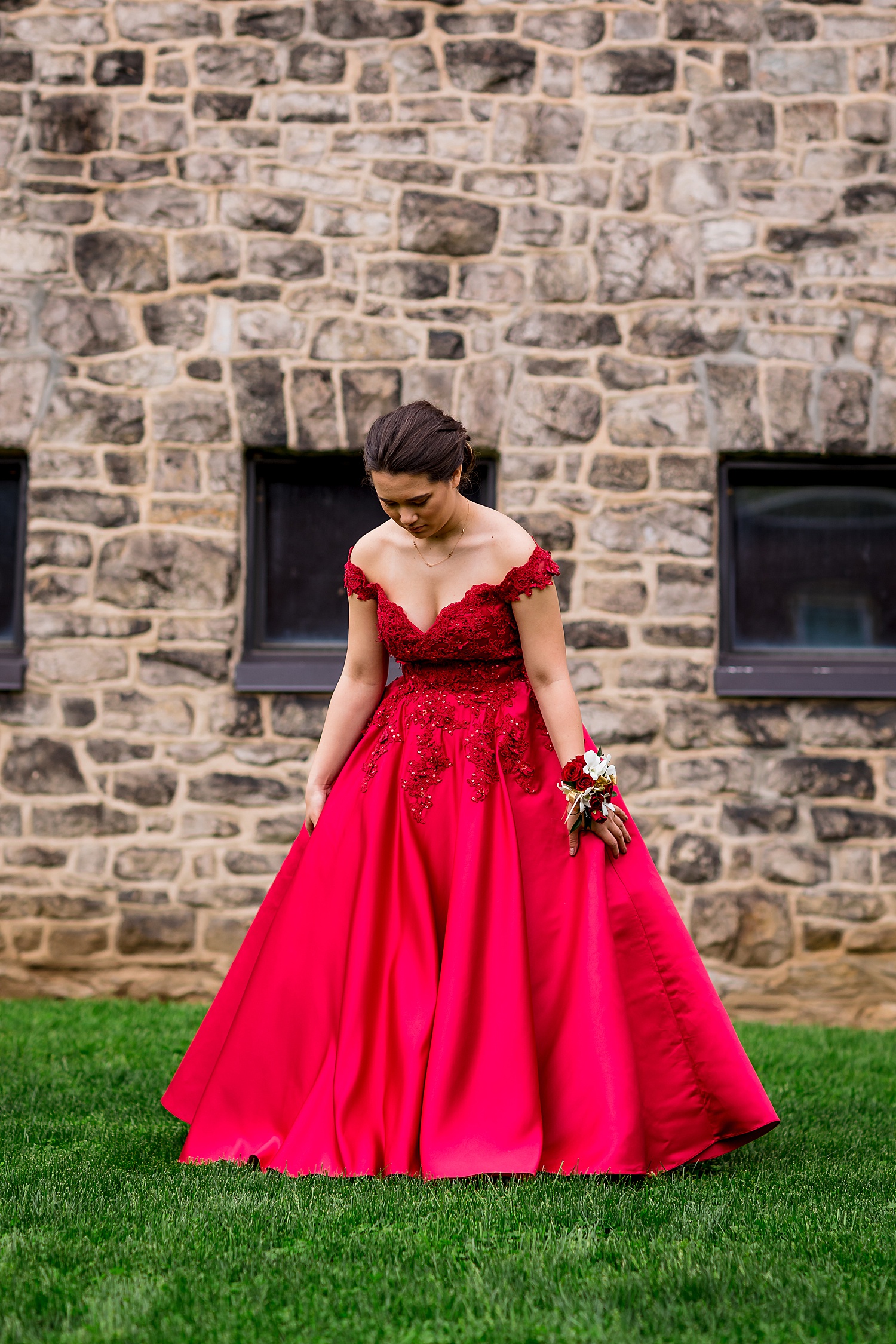 Wyomissing West Reading Pennsylvania high school prom Class of 2019 2020 senior portrait photographer murals