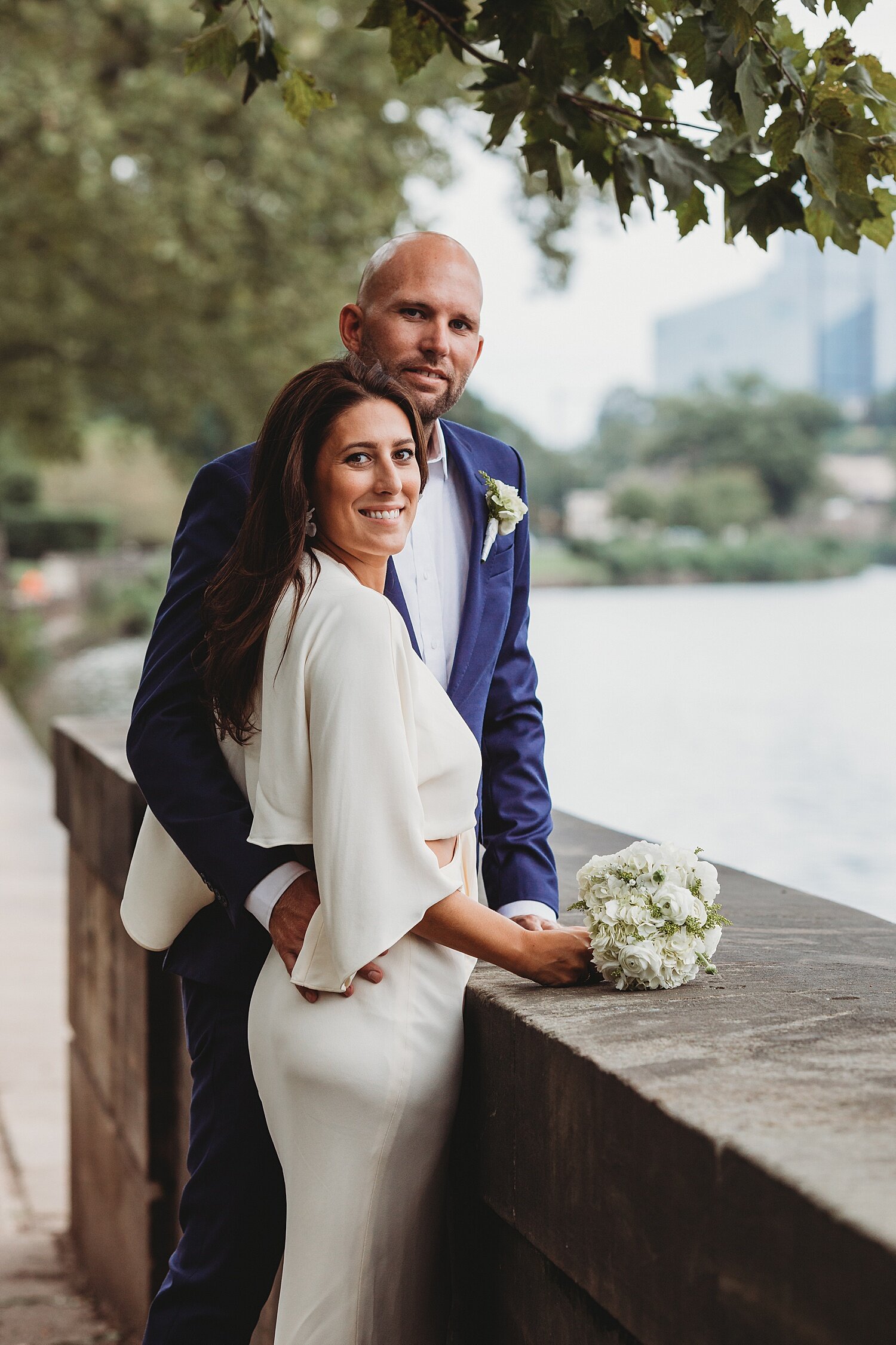 Philadelphia micro wedding elopement photographer Kelly Drive