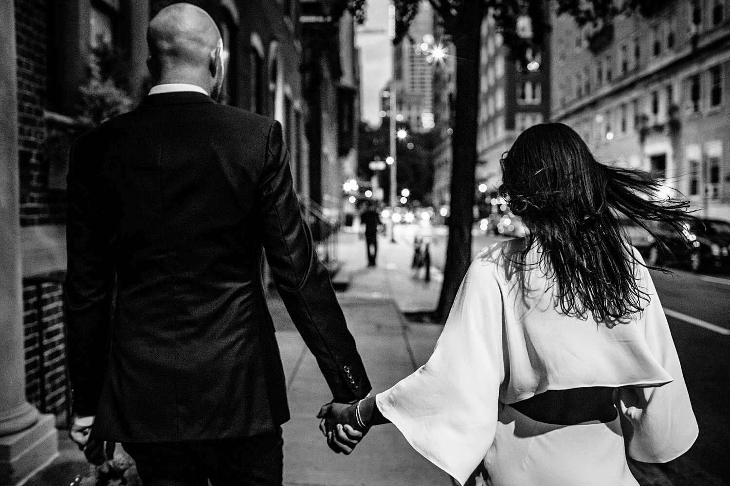 Philadelphia micro wedding elopement photographer Rittenhouse Square