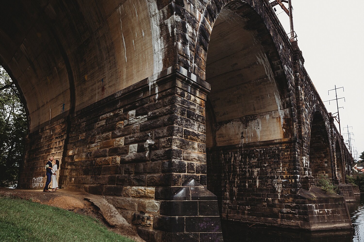 Philadelphia micro wedding elopement photographer Kelly Drive graffiti bridge