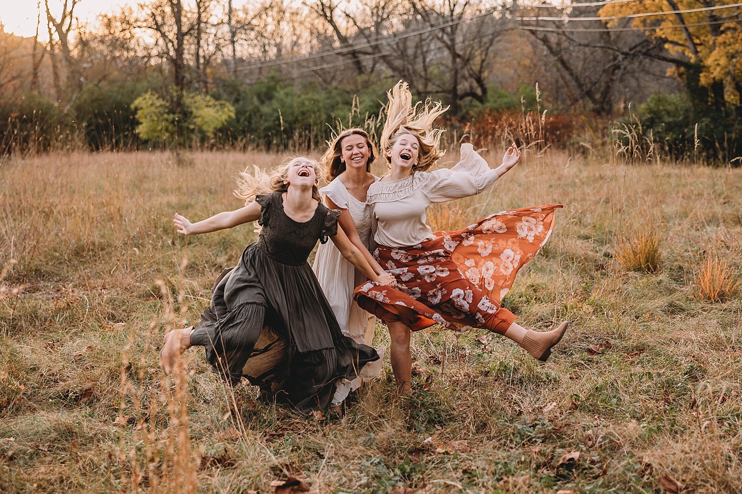 Wyomissing Berks County Pennsylvania outdoor fall family portrait photographer photoshoot twins sisters