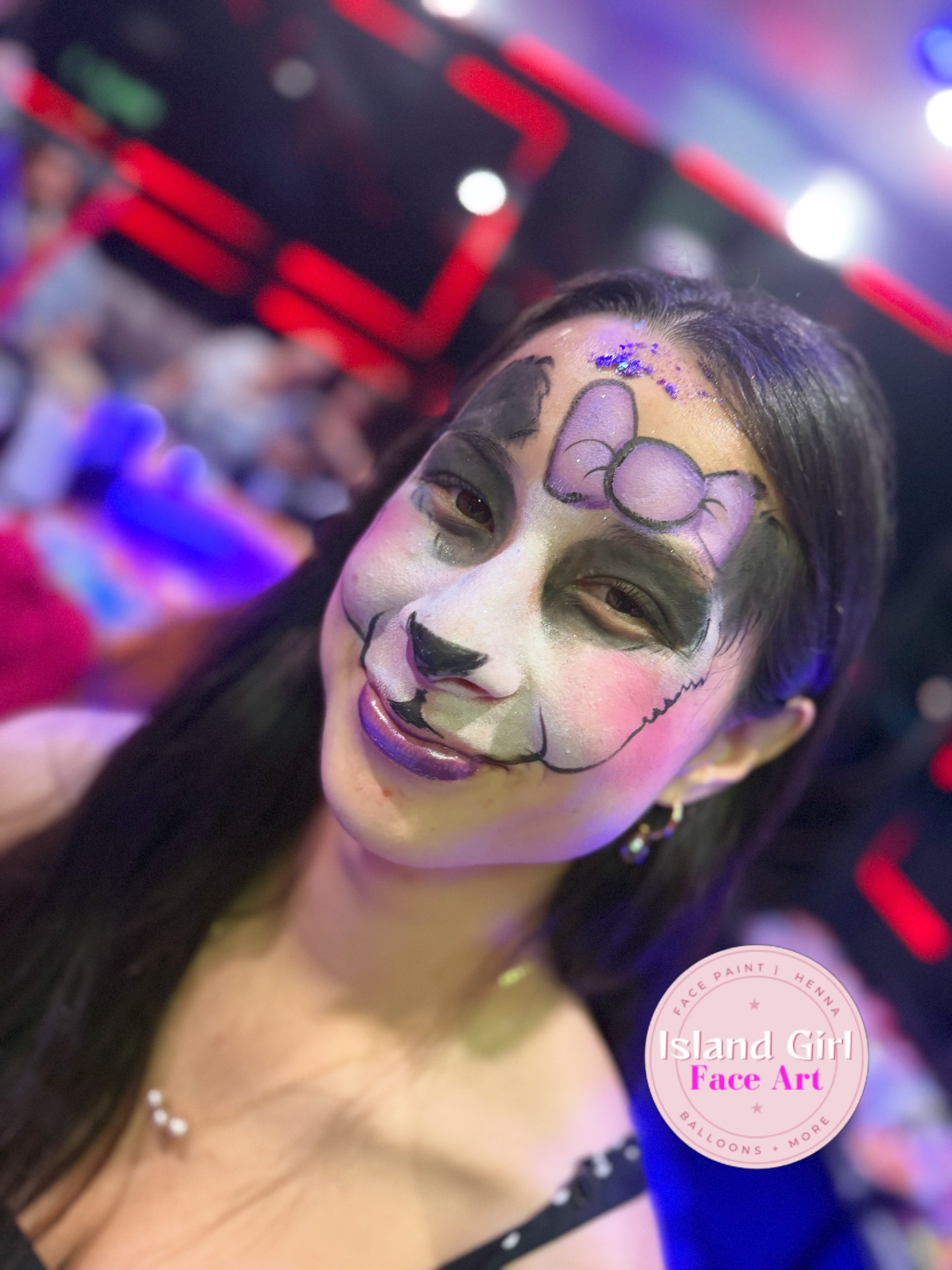 ✨Our Face + Body Painting is fun, whimsical and lightning fast . 
🤌🏽We specialize in high quality art for small, intimate gatherings or huge corporate and community events. 
⚡️We have our wiki-wiki menu (fast faces) menu for larger crowds, but we a