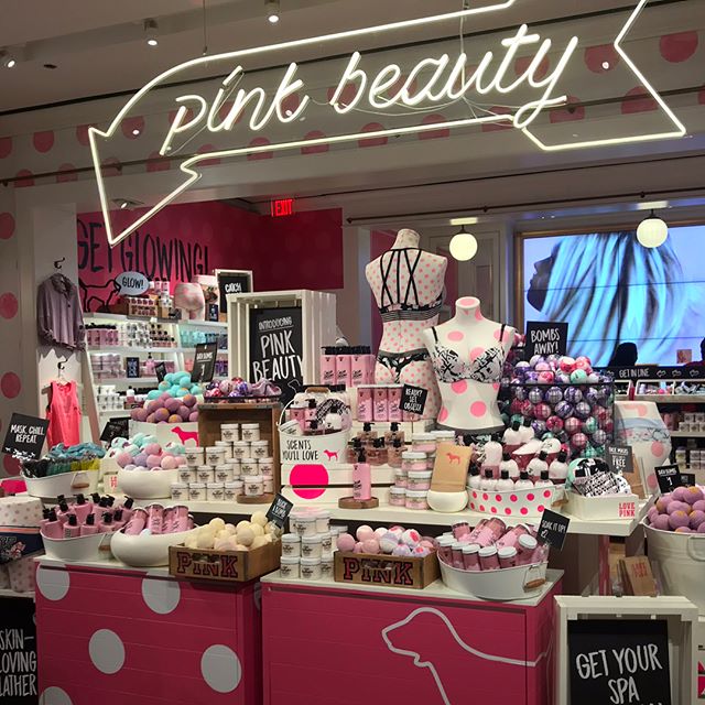 Bath bomb explosion 💥 @vspink #buckabomb #bathbomb #vspink #victoriassecret #bathfizzies #vspinkbeauty