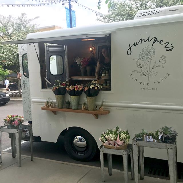 Lots of Mother&rsquo;s Day activity for retailers this year.... Madewell brought in Junipers Flower Truck to offer flowers for Mom on Mother&rsquo;s Day.